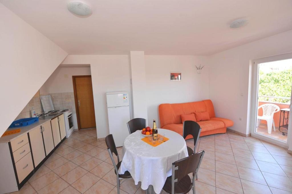 One bedroom apartment with balcony and sea view Novalja, Pag  A-b