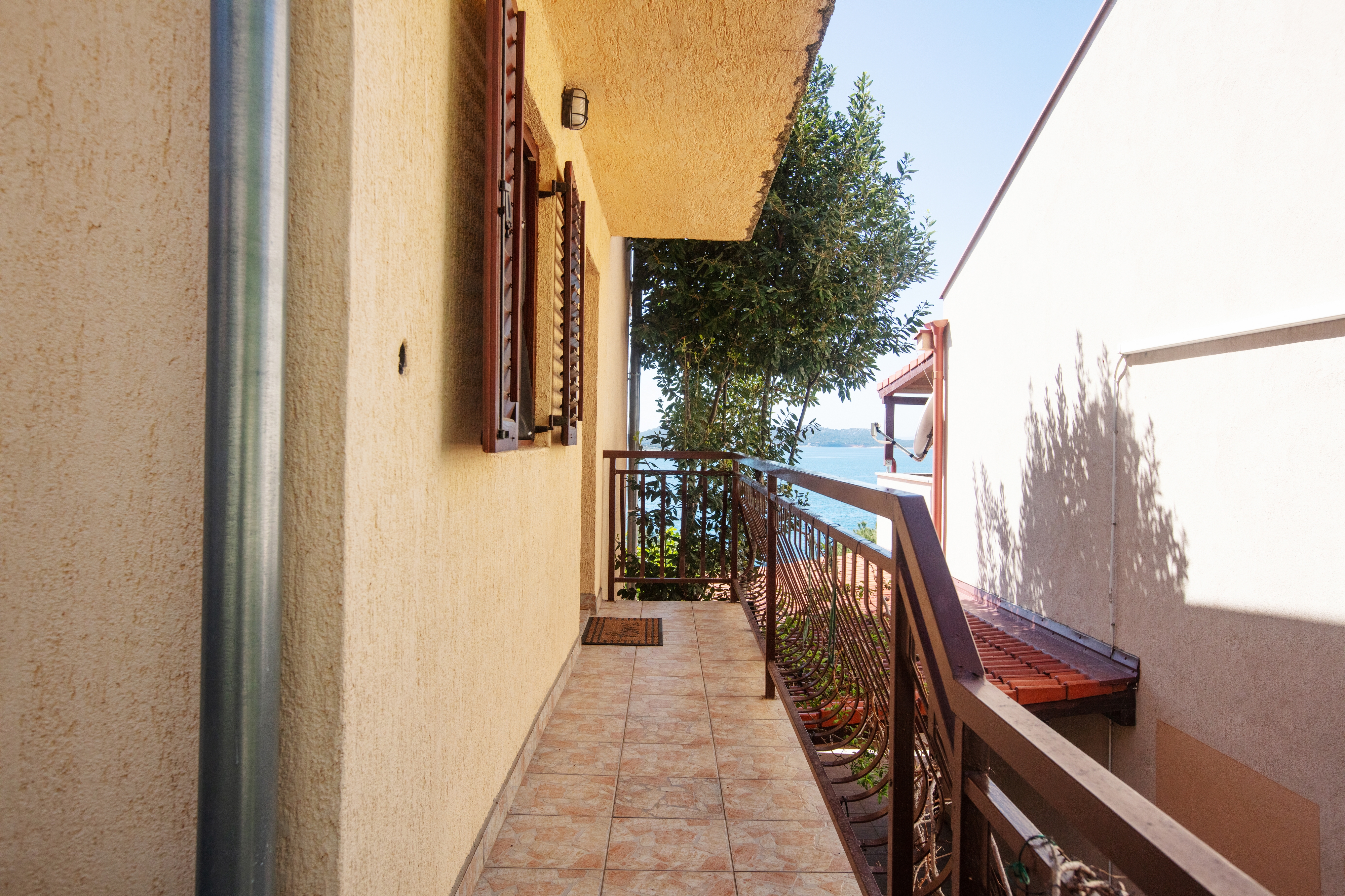 One bedroom apartment with terrace and sea view Drage, Biograd  A-b