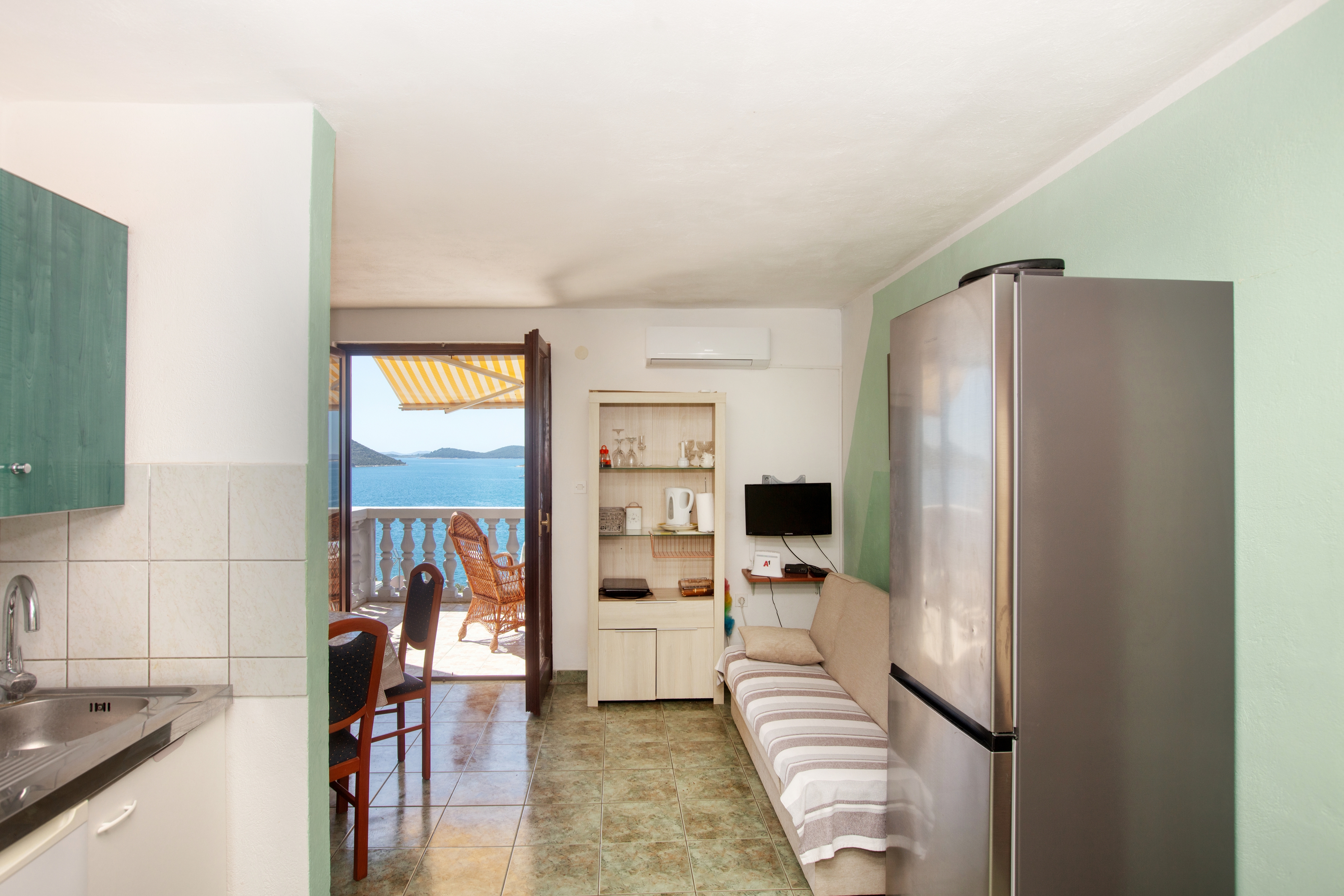 One bedroom apartment with terrace and sea view Drage, Biograd (A-19189-b)