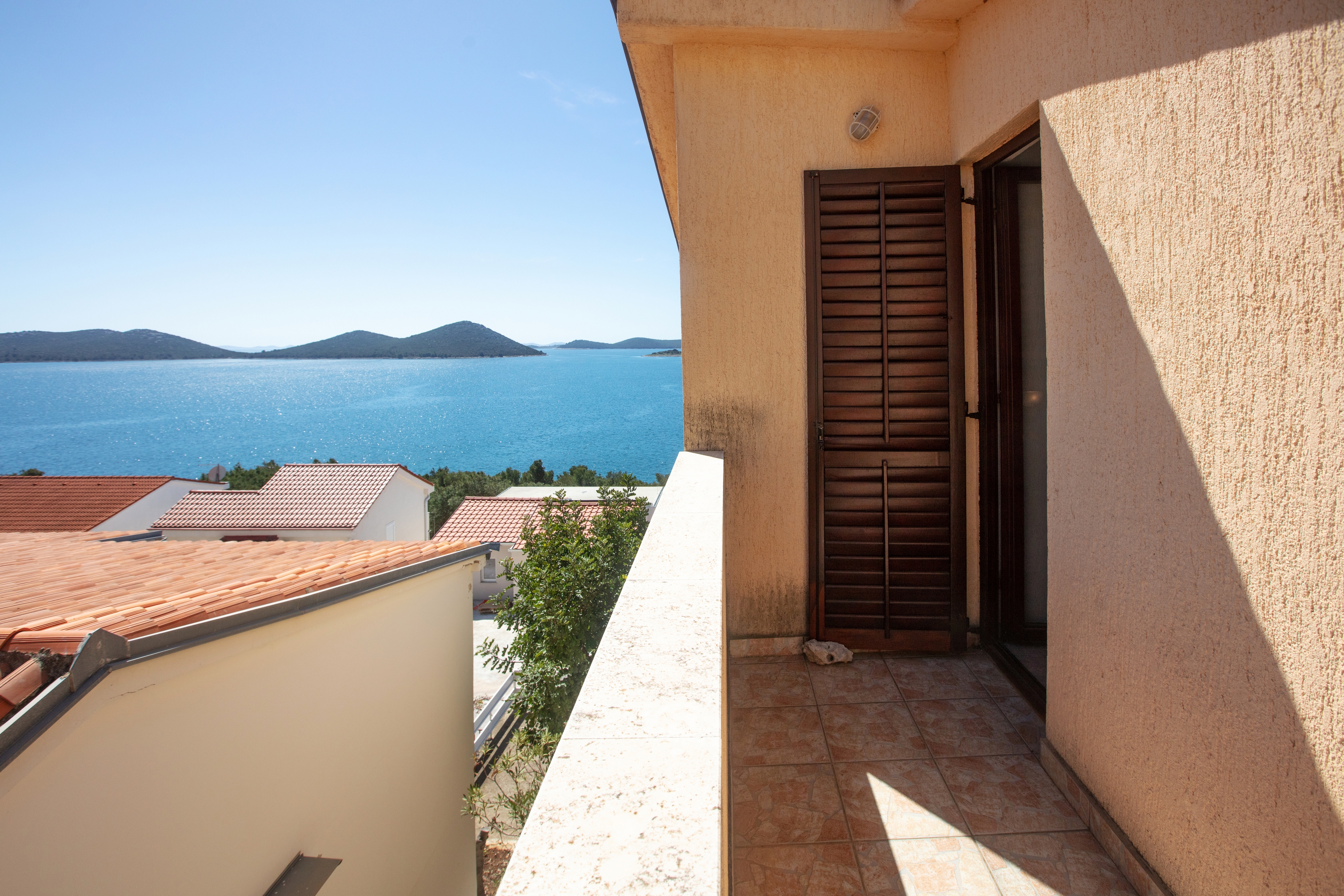 Two bedroom apartment with balcony and sea view Drage, Biograd  A-c