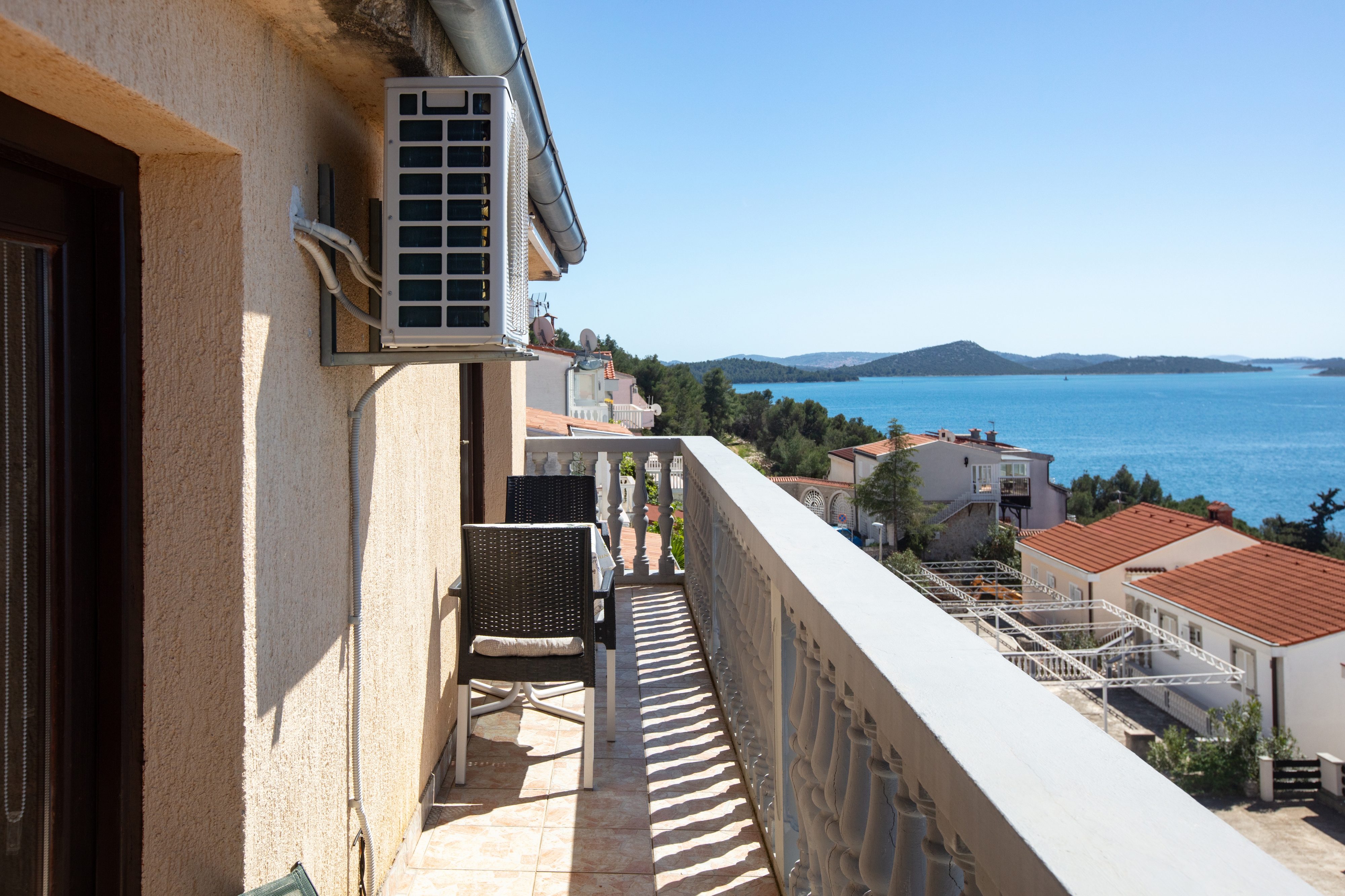 Two bedroom apartment with balcony and sea view Drage, Biograd  A-c