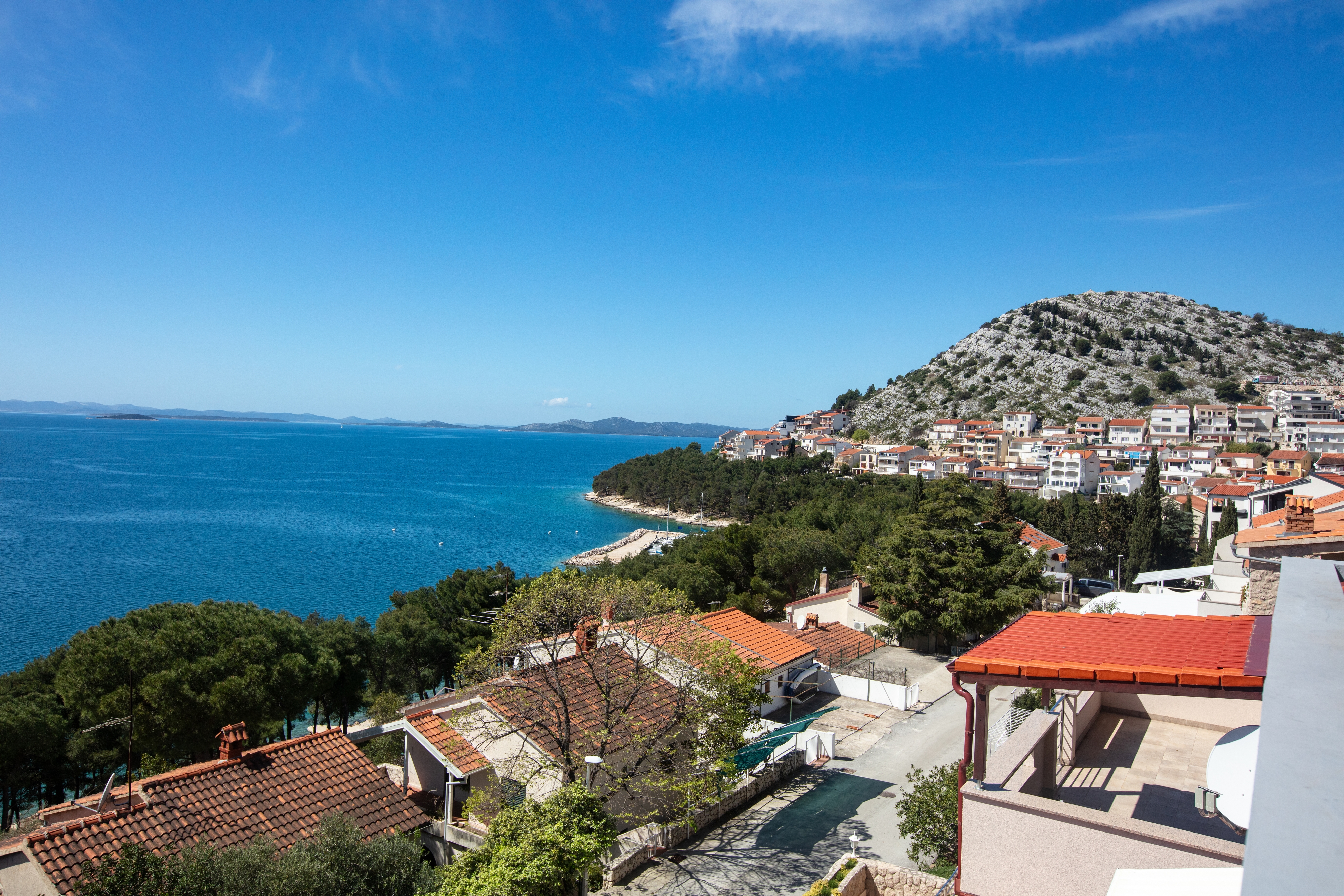Two bedroom apartment with balcony and sea view Drage, Biograd  A-c