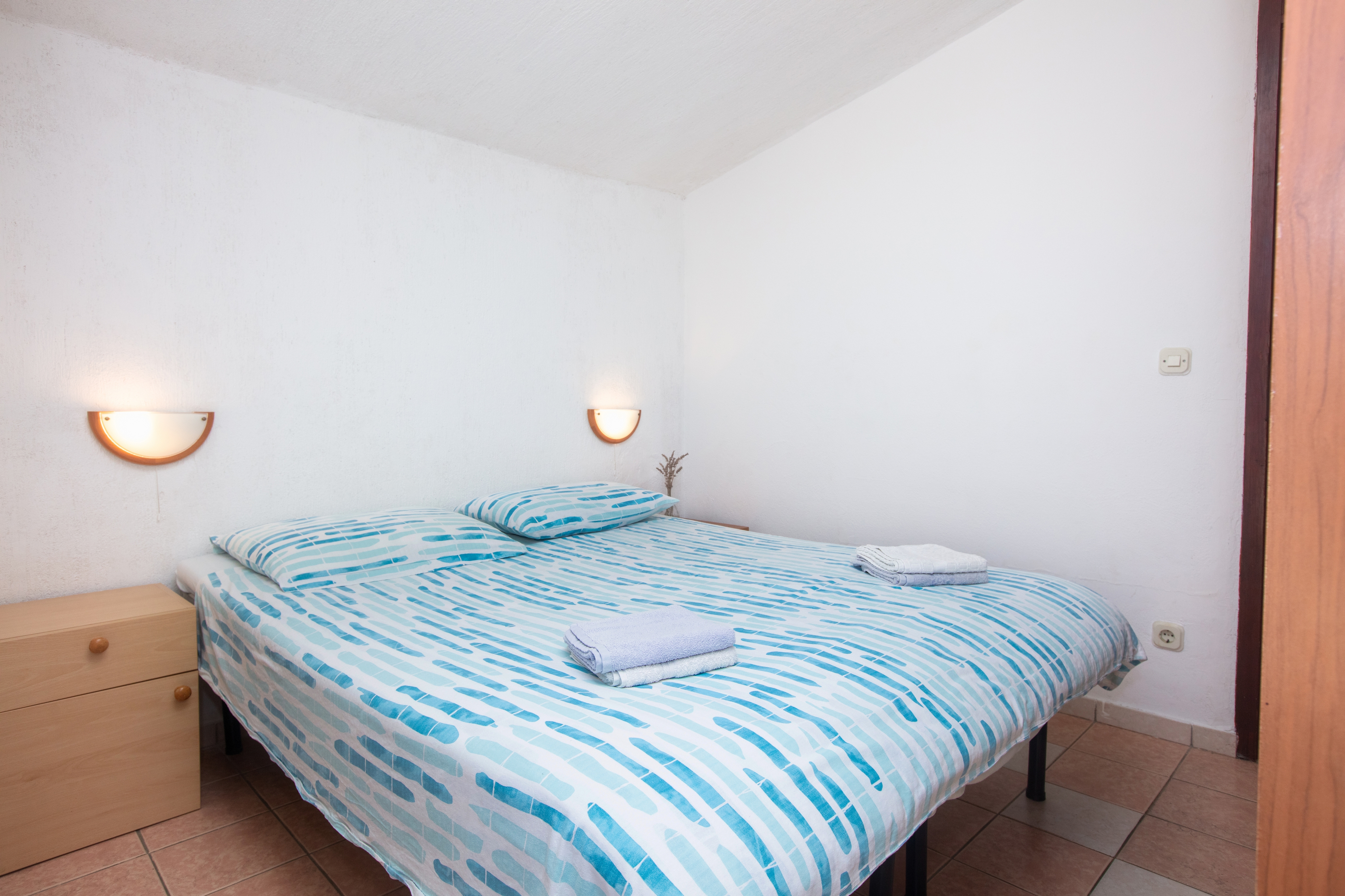 Two bedroom apartment with balcony and sea view Drage, Biograd  A-c