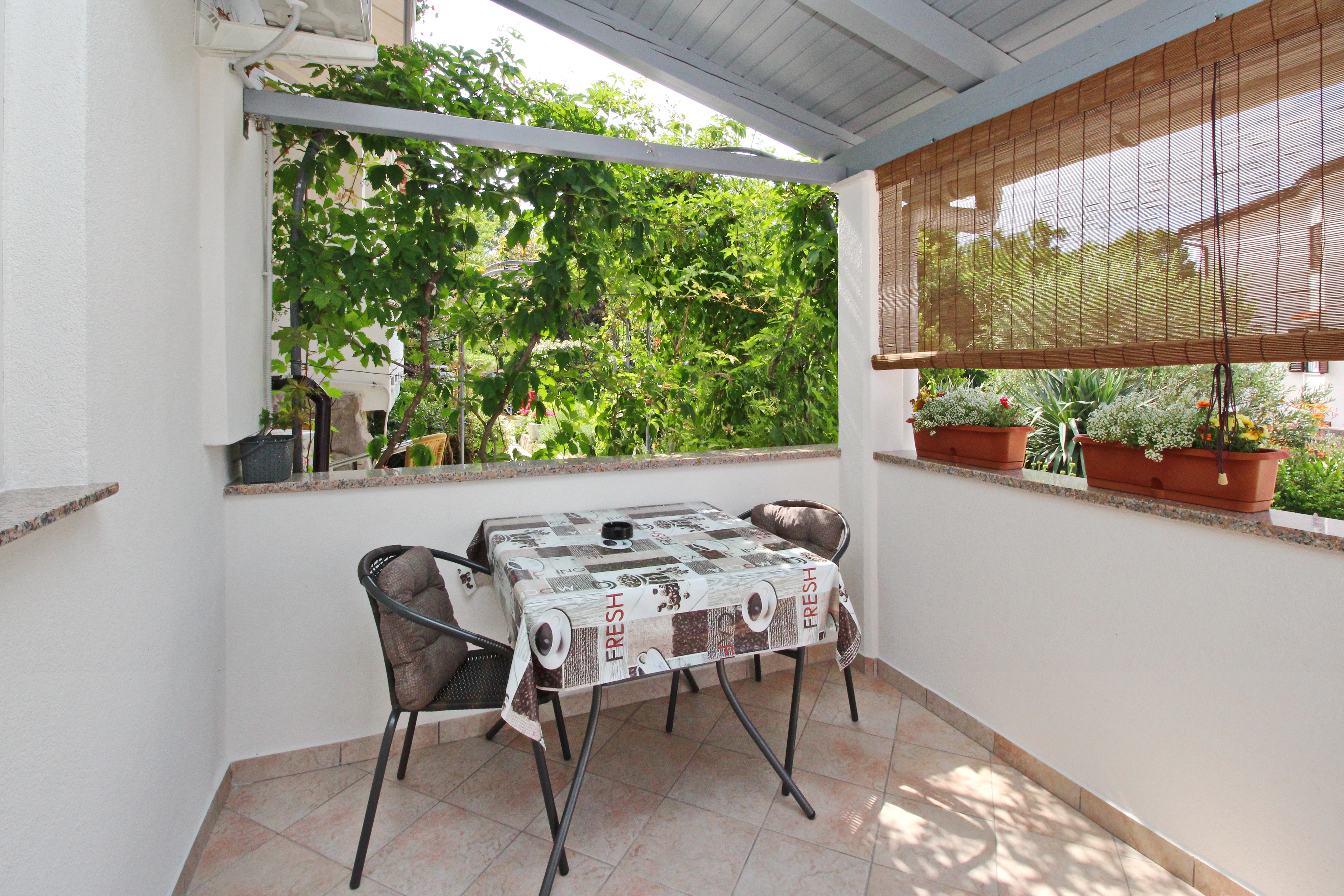 Studio flat with terrace Baška, Krk (AS-19195-a)