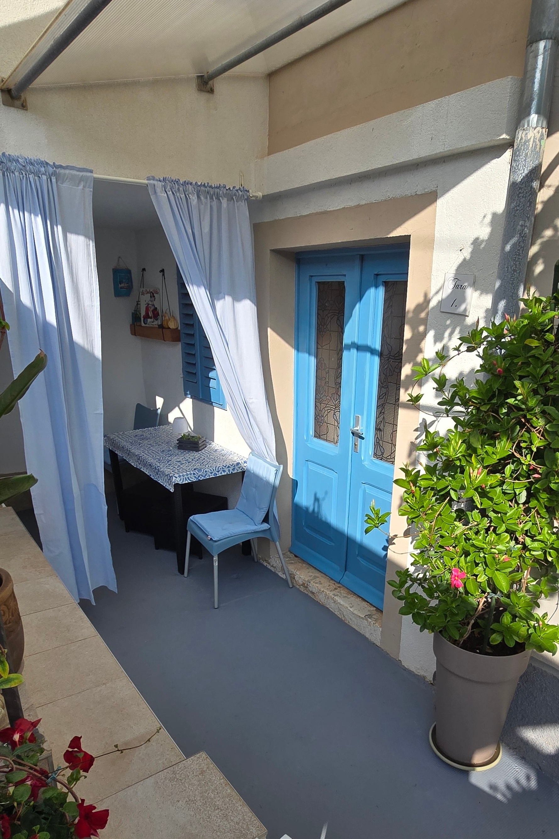 One bedroom apartment with terrace Veli Lošinj, Lošinj  A-a