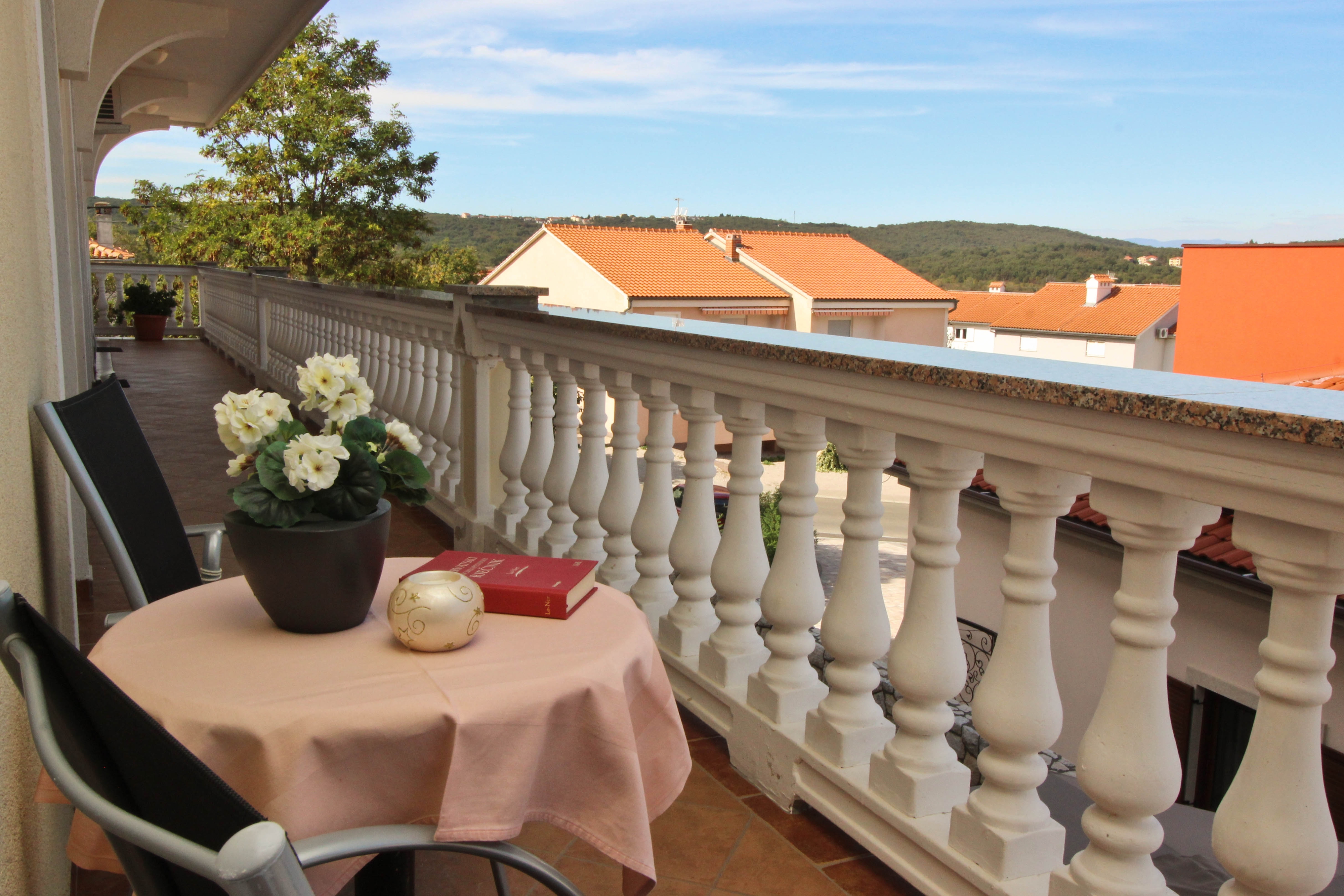 Three bedroom apartment with balcony and sea view Soline, Krk  A-b