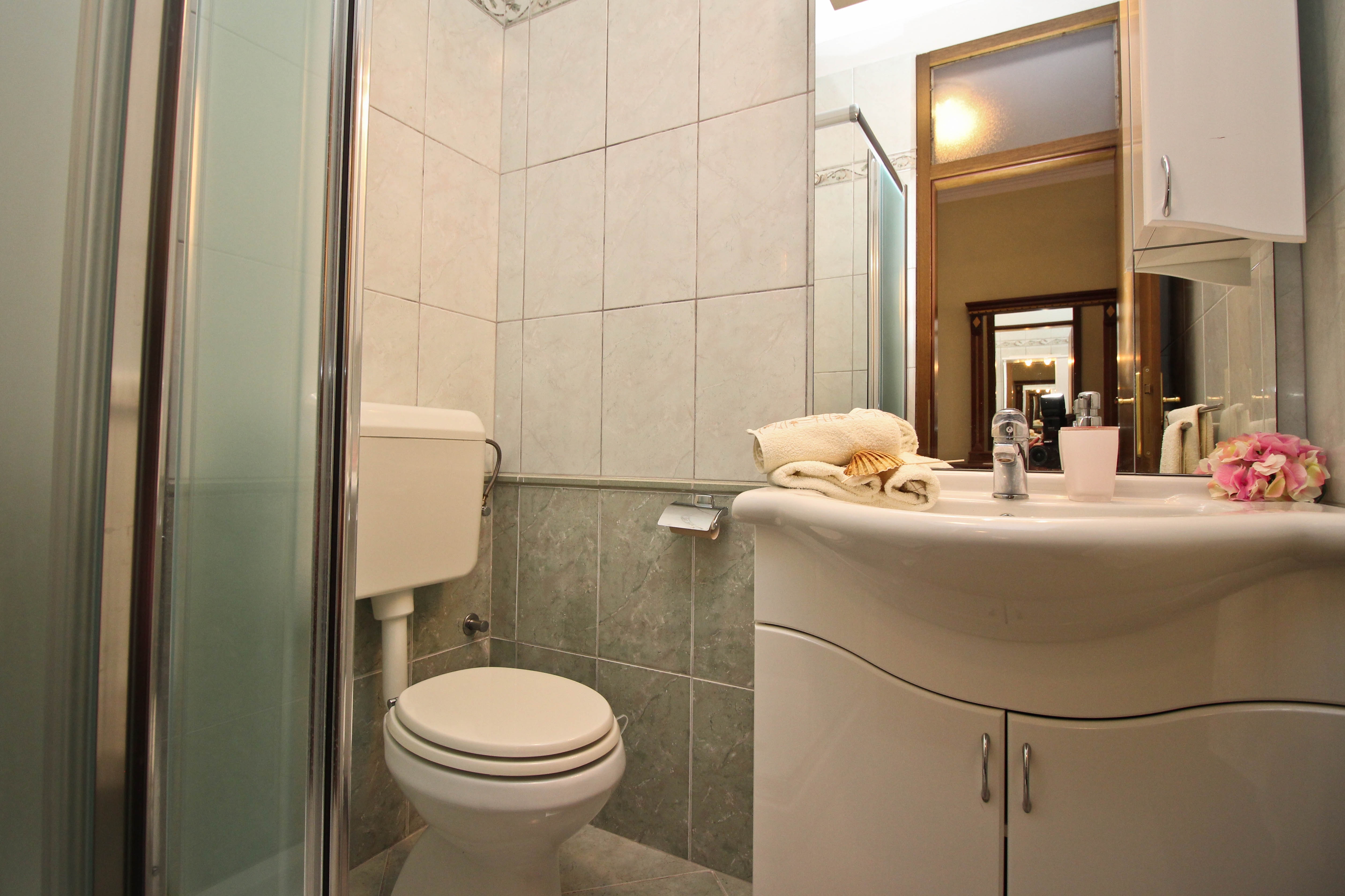 Three bedroom apartment with balcony and sea view Soline, Krk  A-b