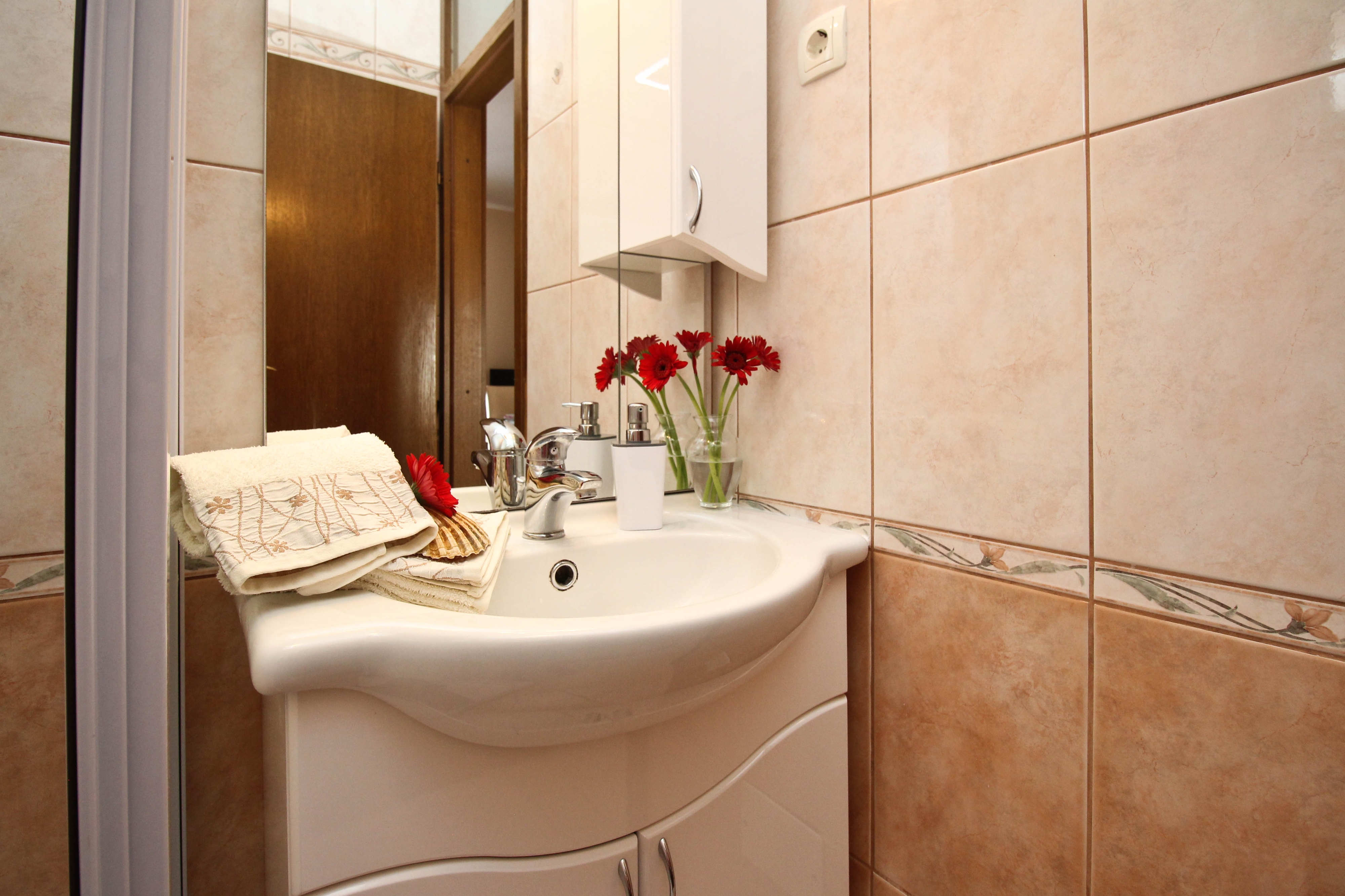 Three bedroom apartment with balcony and sea view Soline, Krk  A-b
