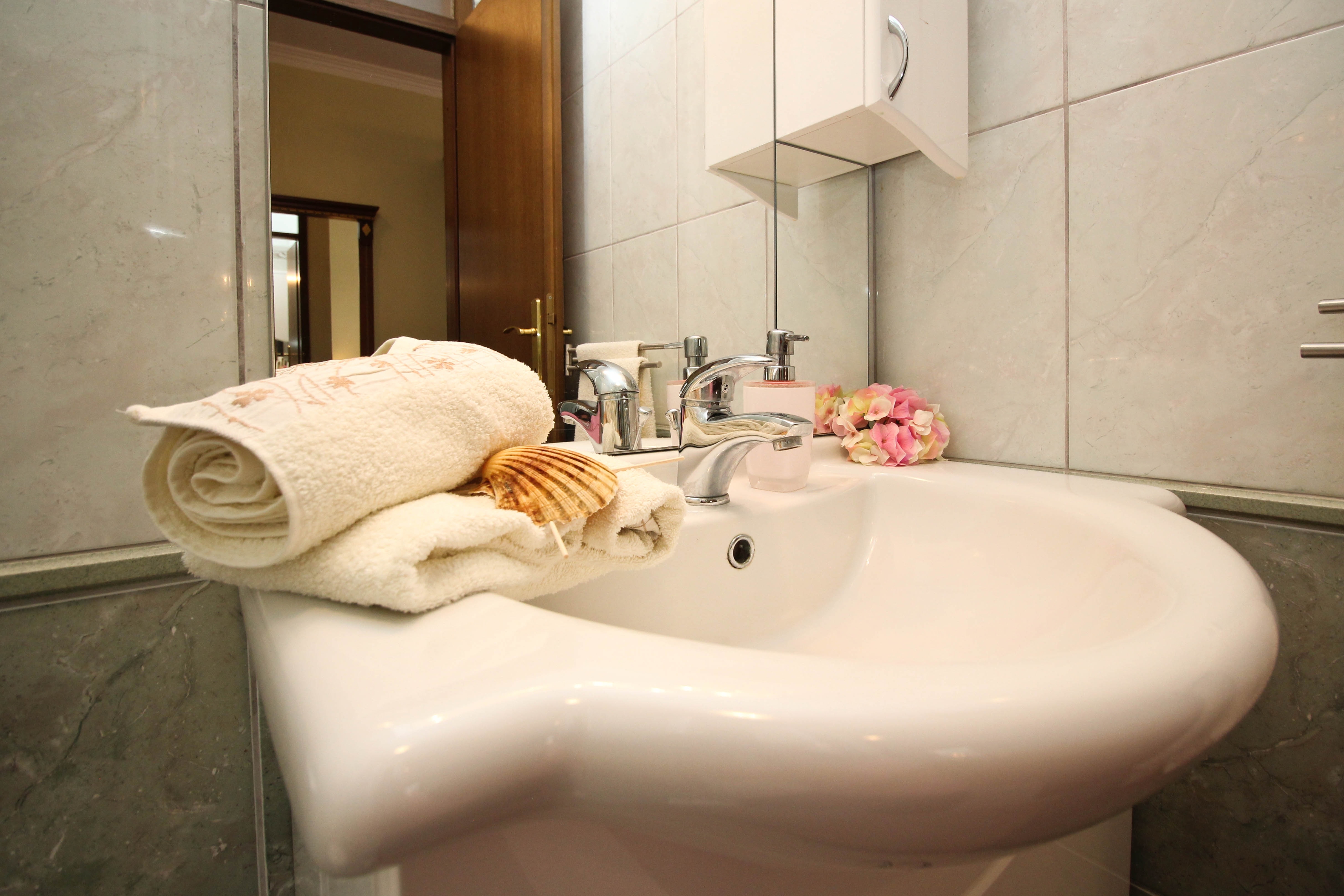Three bedroom apartment with balcony and sea view Soline, Krk  A-b
