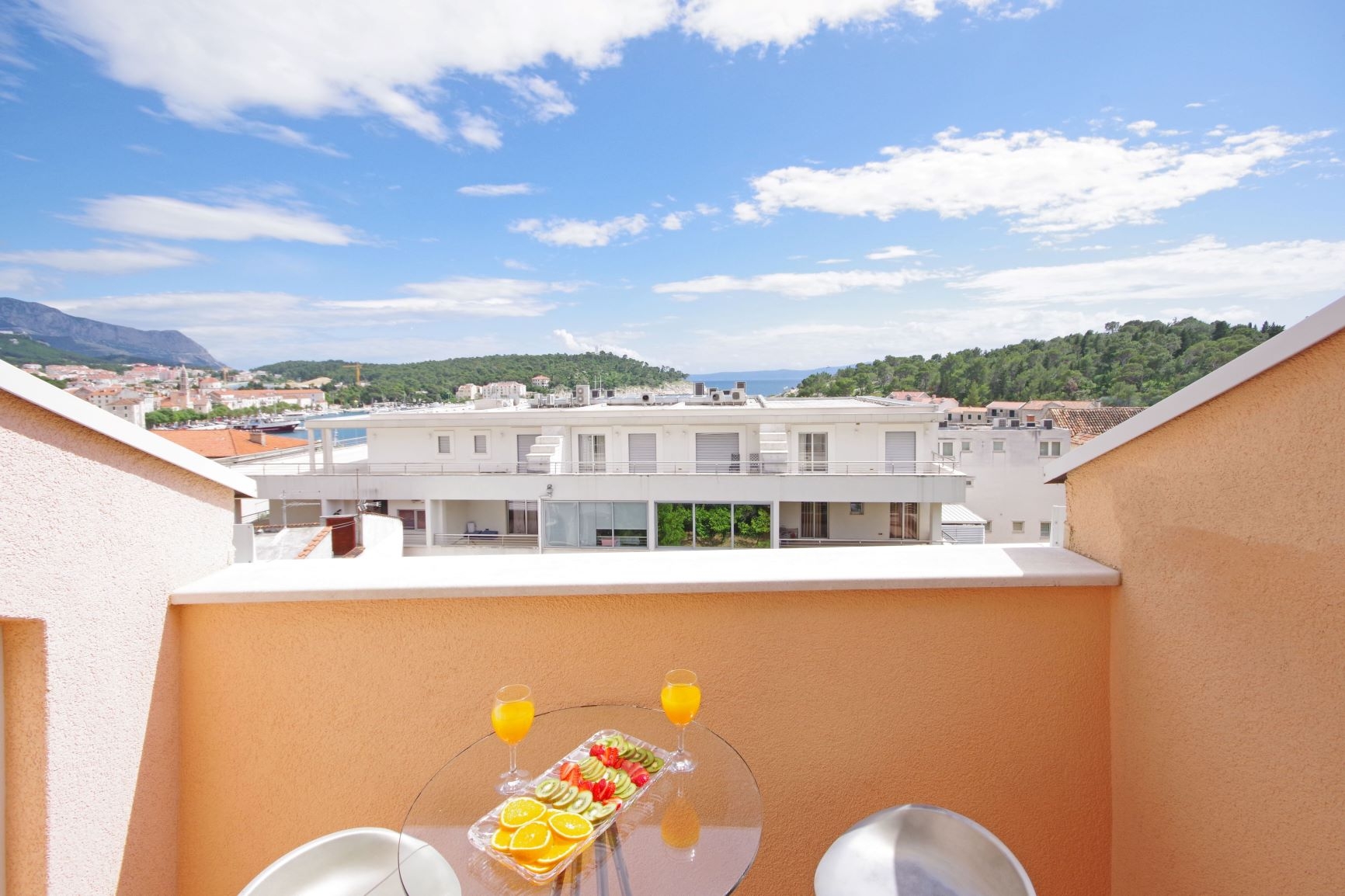 One bedroom apartment with balcony and sea view Makarska  A-b