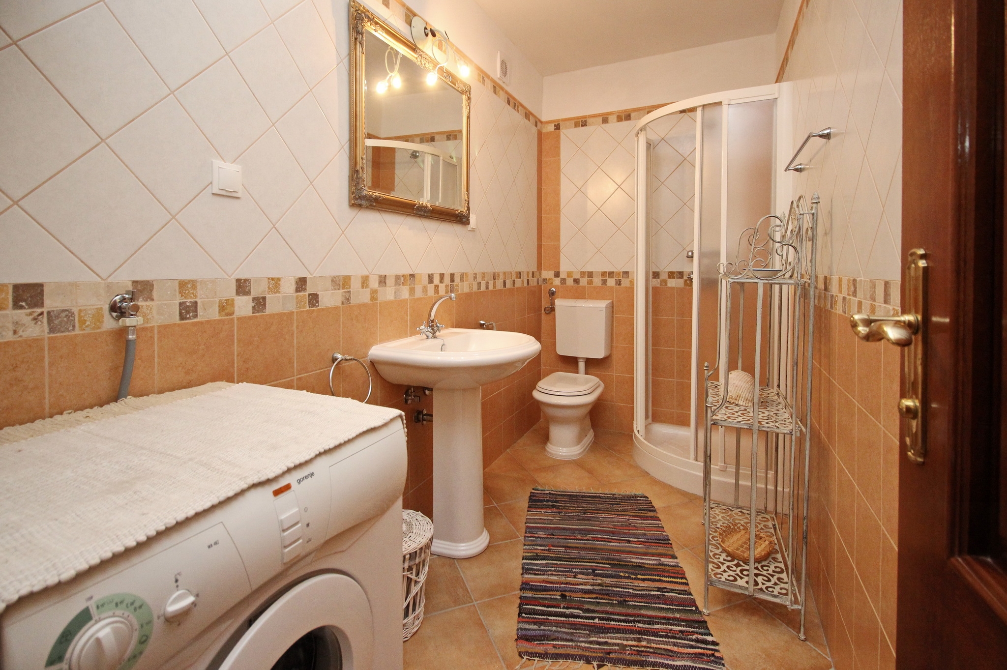 Comfortable and spacious house with terrace Draga Bašćanska, Krk  K