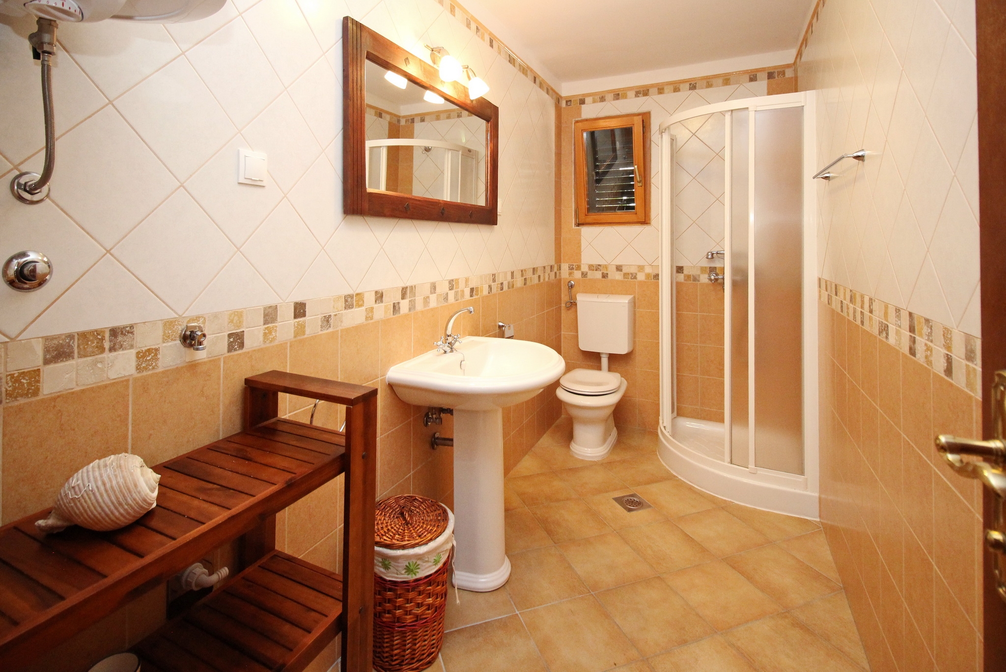 Comfortable and spacious house with terrace Draga Bašćanska, Krk  K