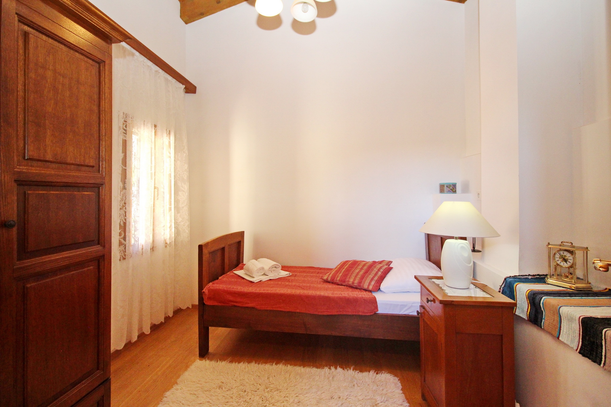 Comfortable and spacious house with terrace Draga Bašćanska, Krk  K