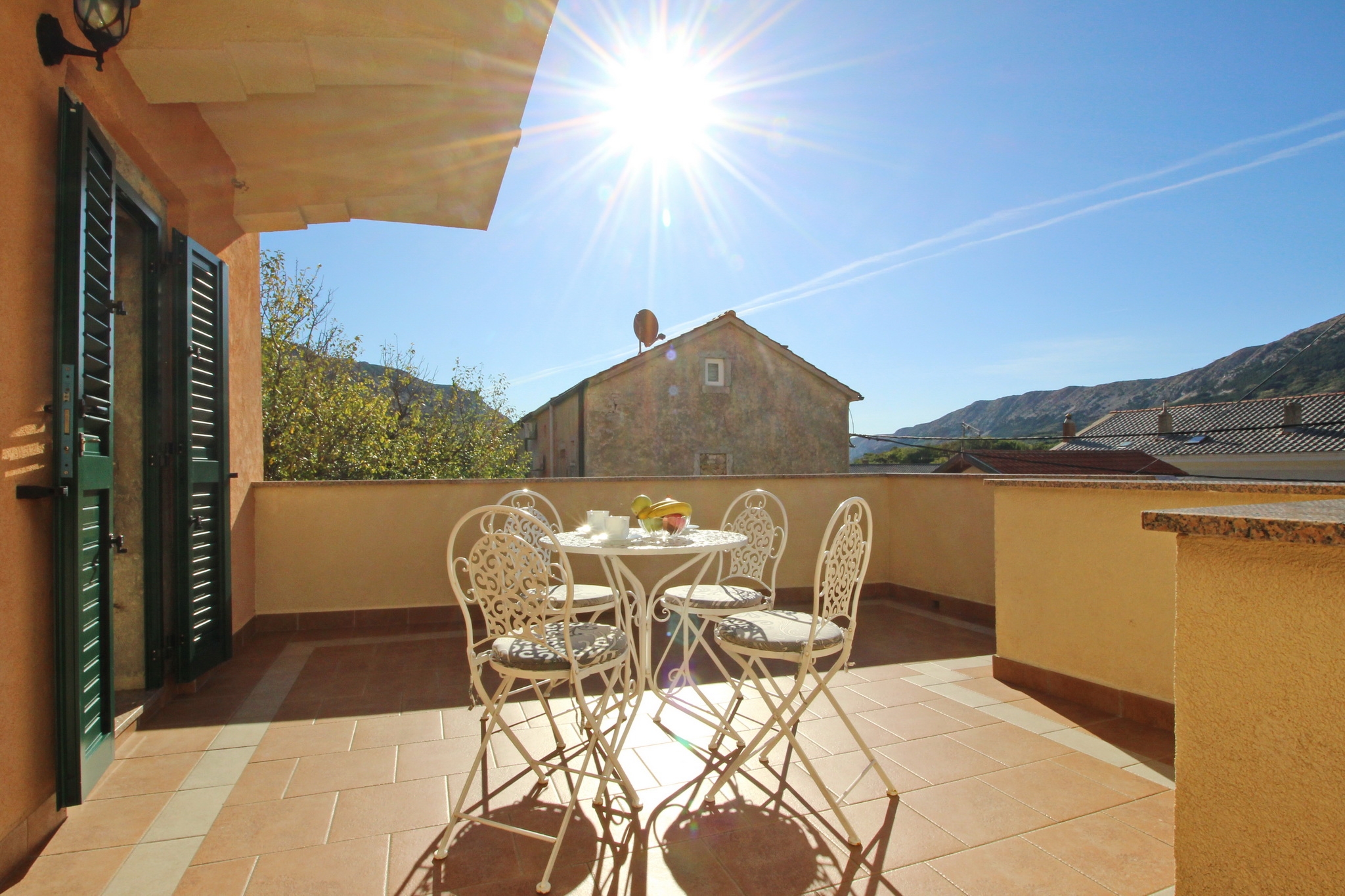 Comfortable and spacious house with terrace Draga Bašćanska, Krk  K