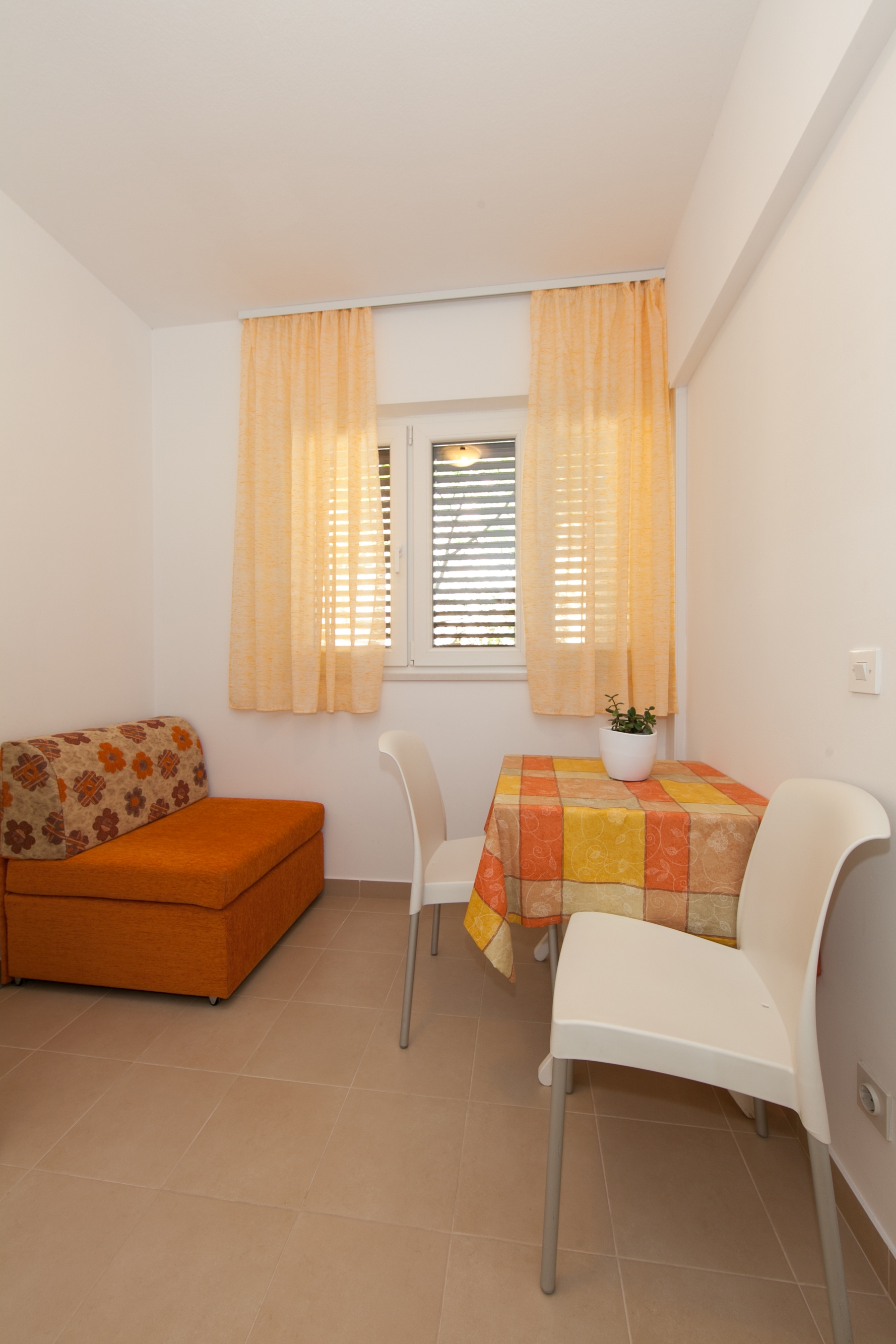 One bedroom apartment with terrace and sea view Brela, Makarska  A-a
