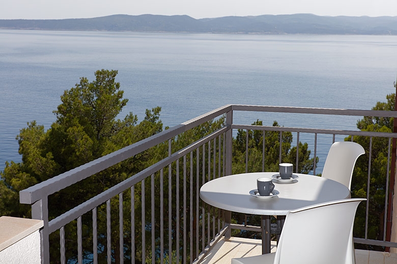 Three bedroom apartment with terrace and sea view Brela, Makarska  A-c