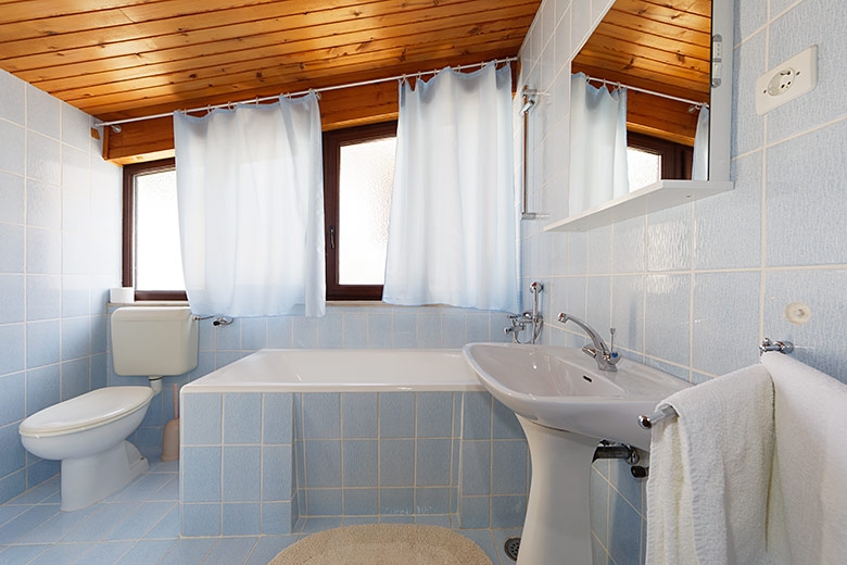 Three bedroom apartment with terrace and sea view Brela, Makarska  A-c