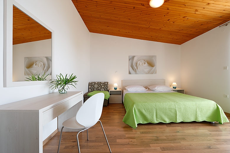 Three bedroom apartment with terrace and sea view Brela, Makarska  A-c