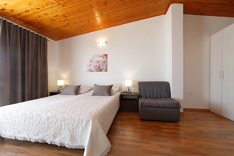 Three bedroom apartment with terrace and sea view Brela, Makarska  A-c