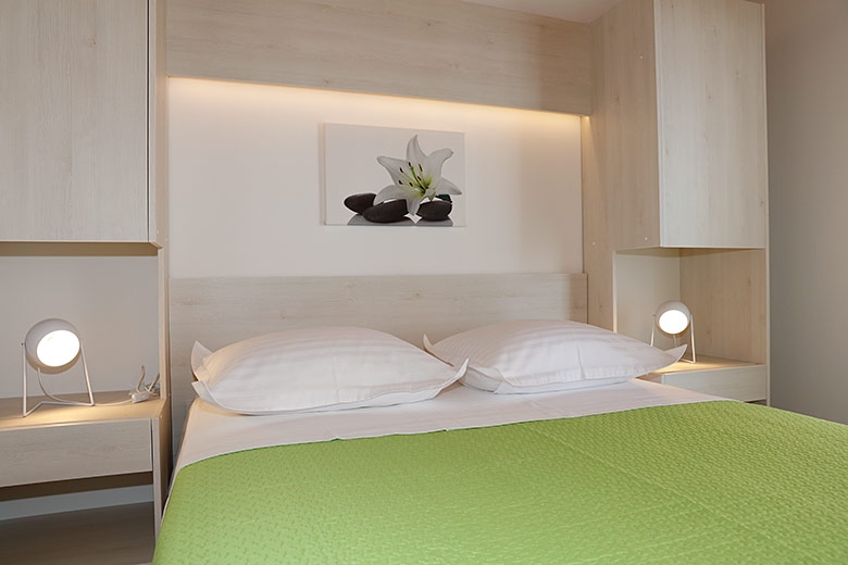 Three bedroom apartment with terrace and sea view Brela, Makarska  A-c