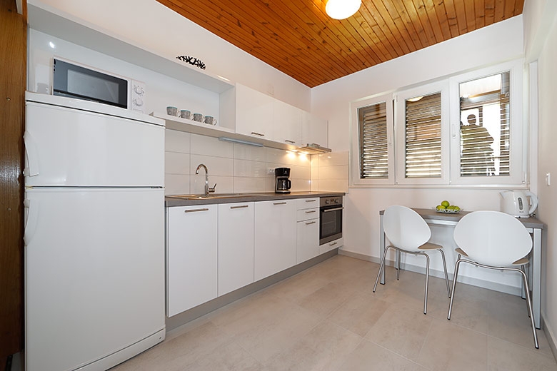 Three bedroom apartment with terrace and sea view Brela, Makarska  A-c