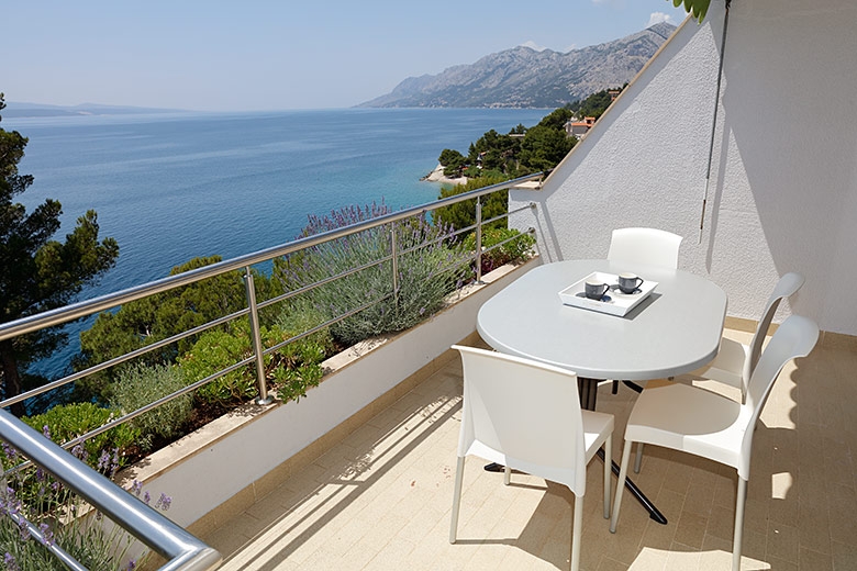 Three bedroom apartment with terrace and sea view Brela, Makarska  A-c