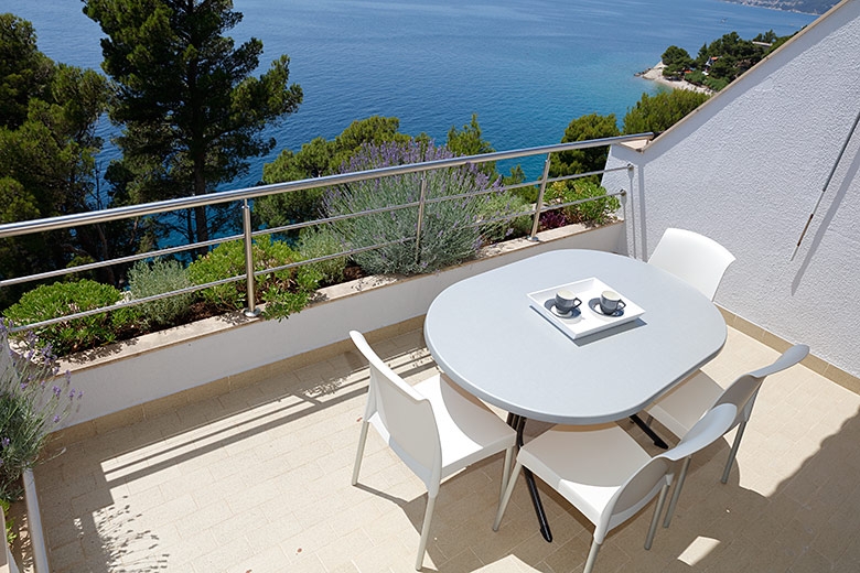 Three bedroom apartment with terrace and sea view Brela, Makarska  A-c