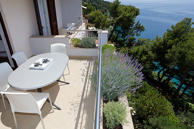 Three bedroom apartment with terrace and sea view Brela, Makarska  A-c