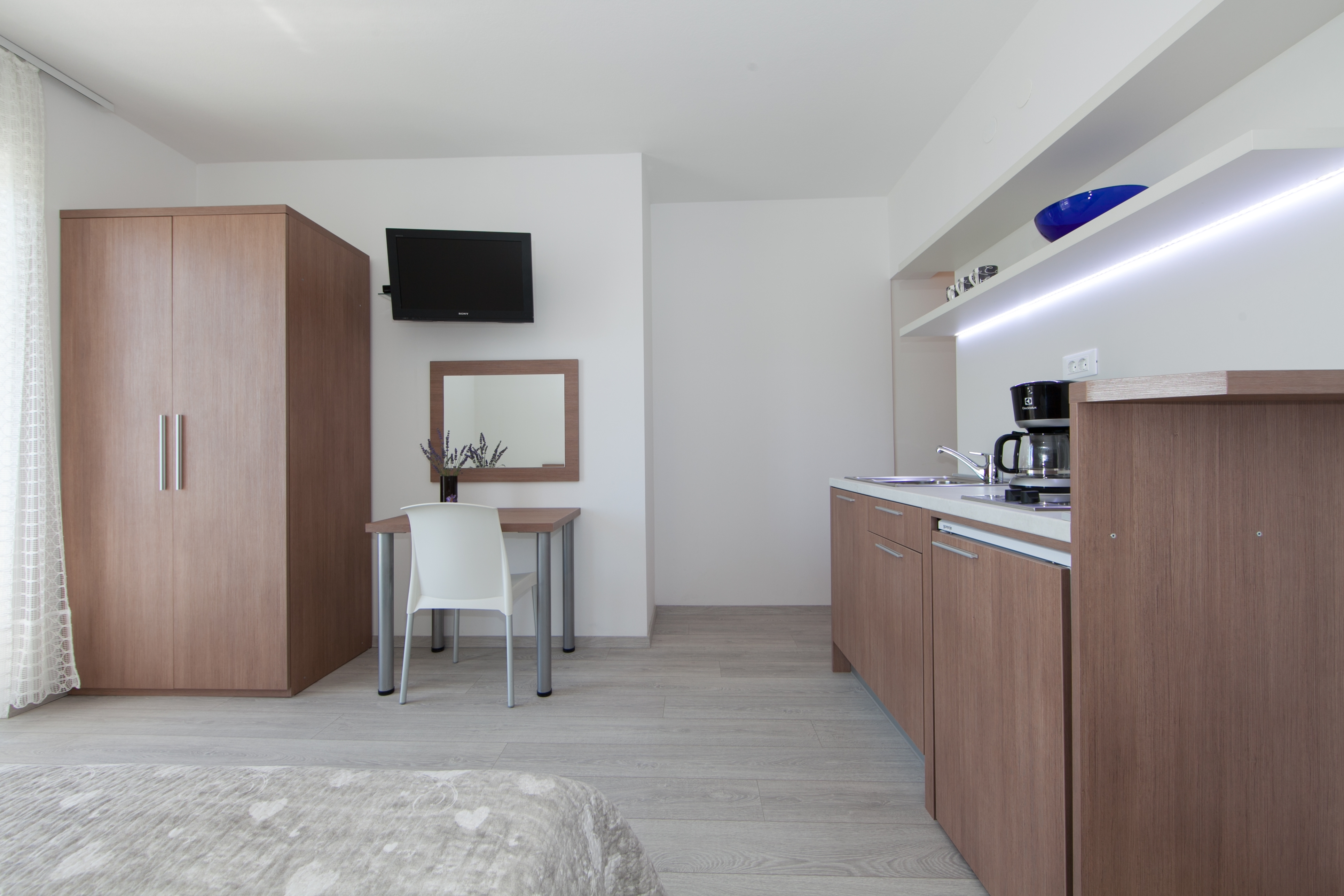 Studio flat with balcony and sea view Brela, Makarska  AS-b