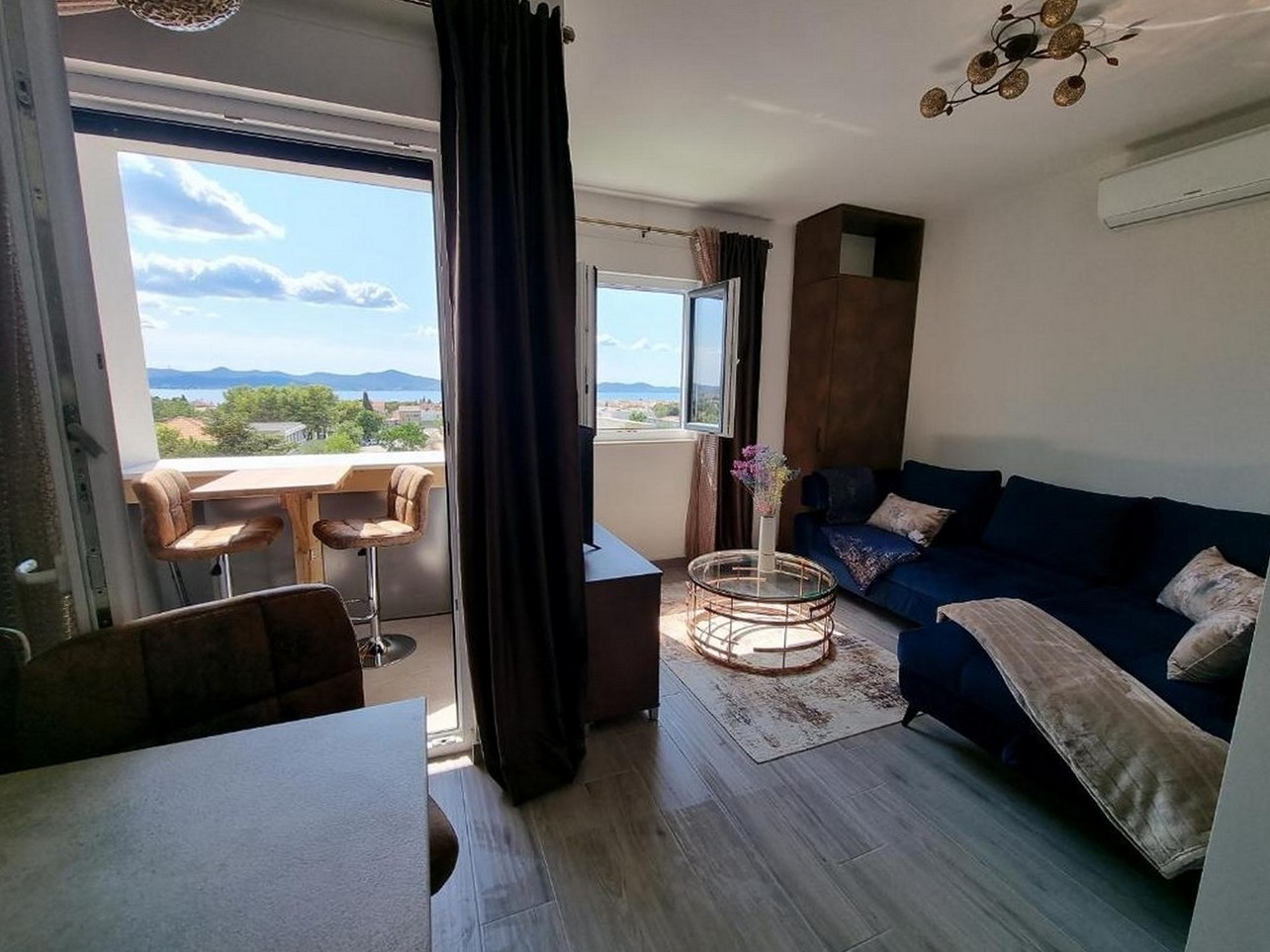 Studio flat with balcony and sea view Zadar  AS-a