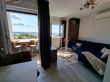 Zadar, Wohnzimmer in folgender Unterkunftsart studio-apartment, Klimaanlage vorhanden und WiFi.