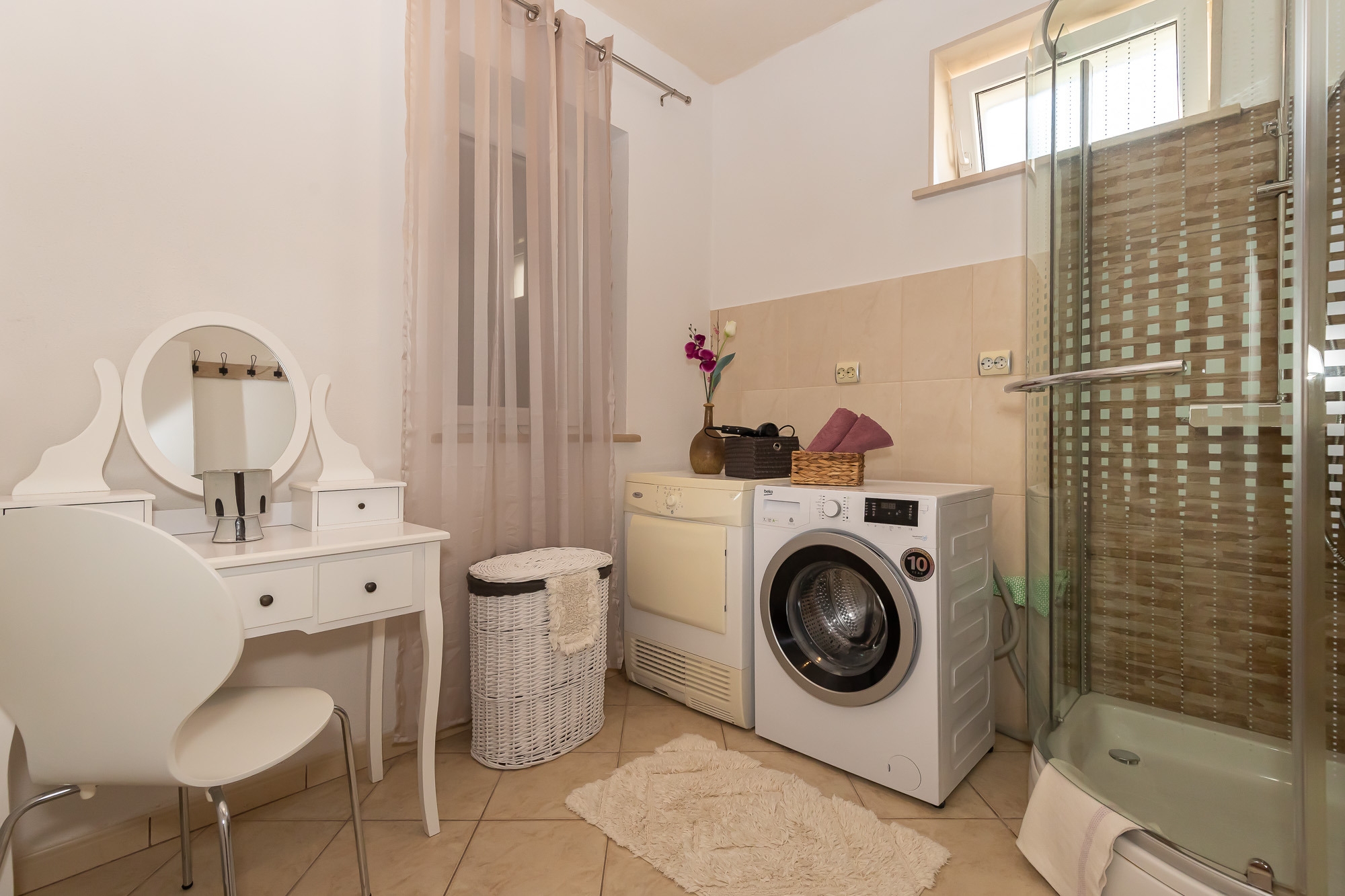 Four bedroom house with terrace Pražnica, Brač  K