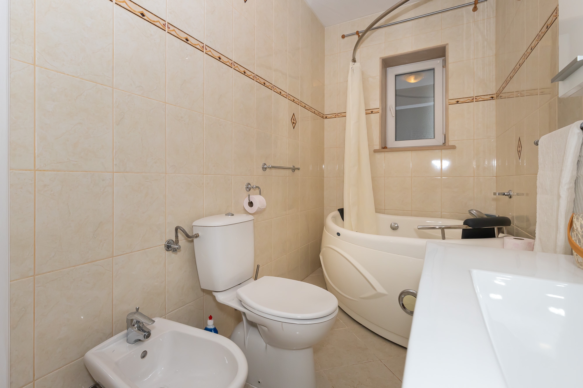 Four bedroom house with terrace Pražnica, Brač  K