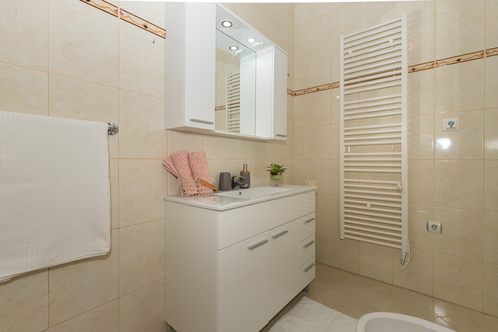 Four bedroom house with terrace Pražnica, Brač  K