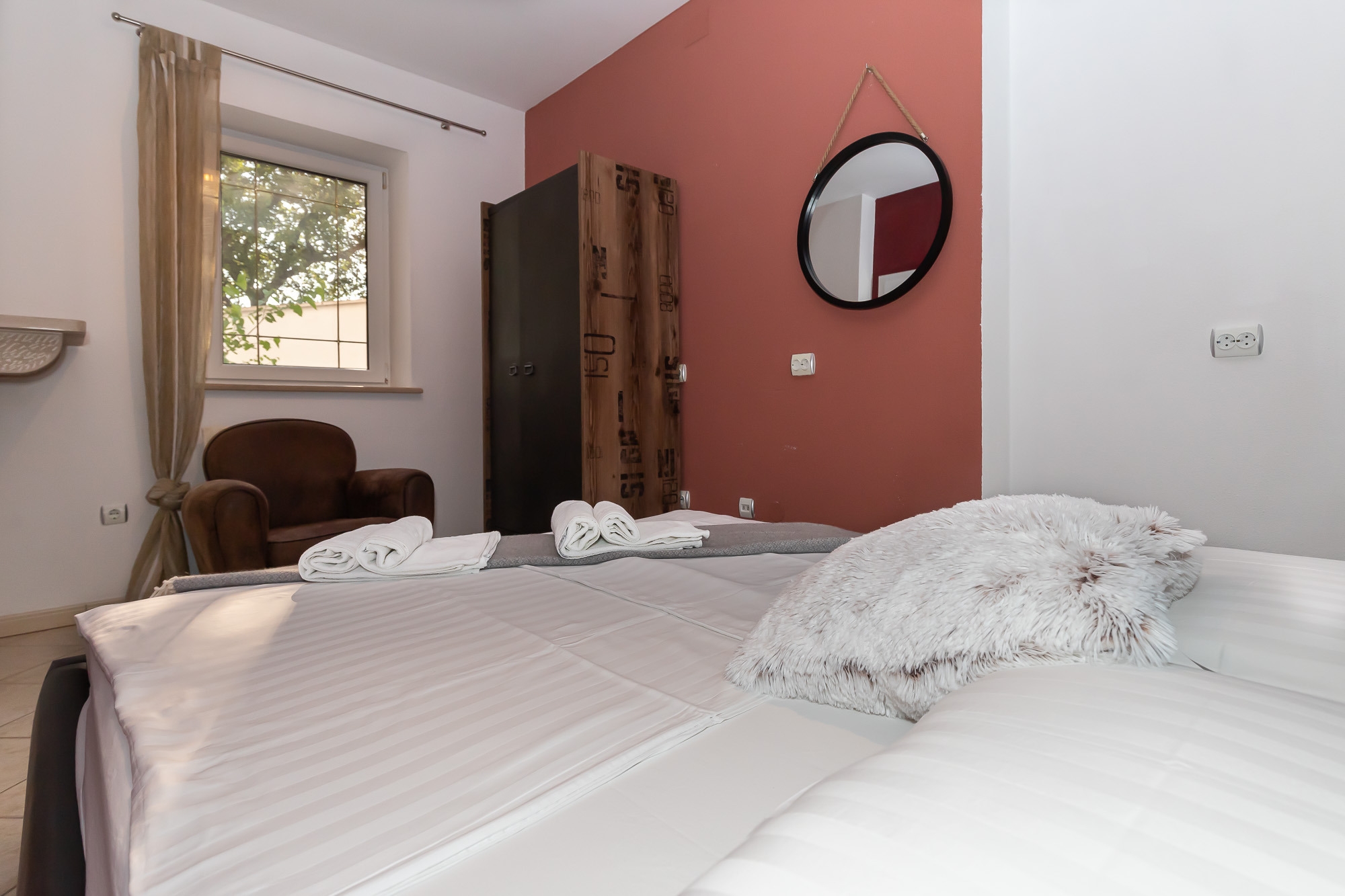 Four bedroom house with terrace Pražnica, Brač  K