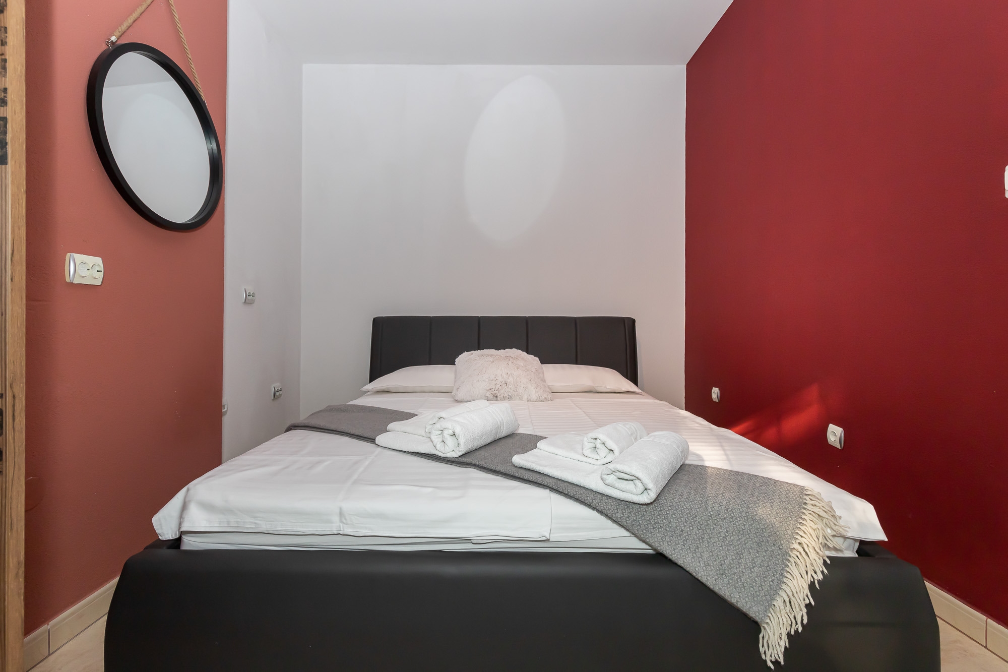 Four bedroom house with terrace Pražnica, Brač  K
