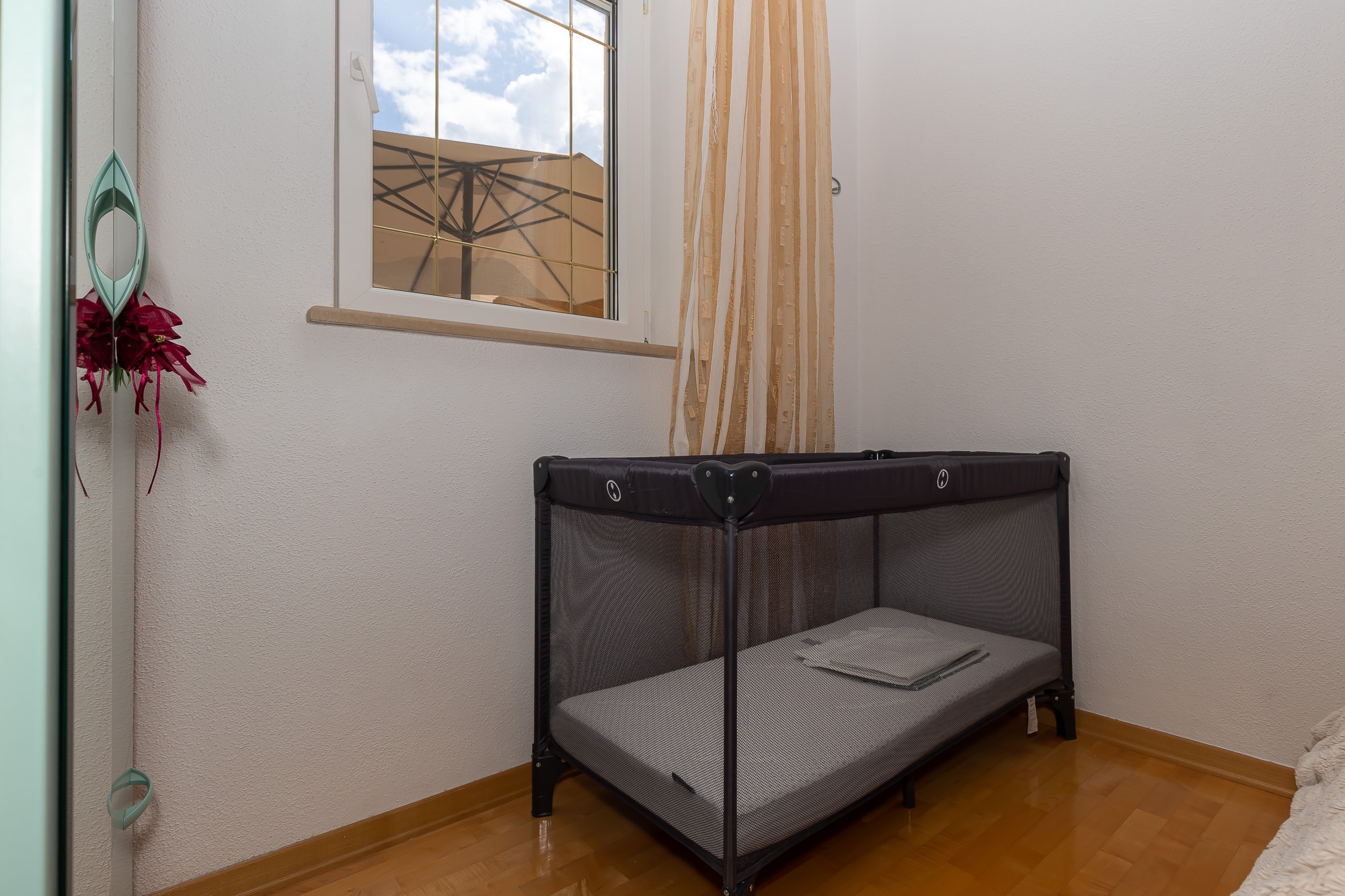 Four bedroom house with terrace Pražnica, Brač  K