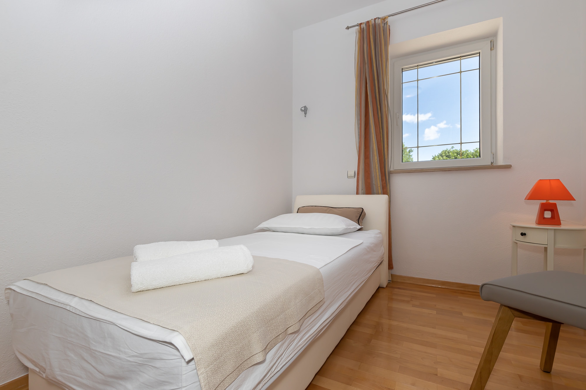Four bedroom house with terrace Pražnica, Brač  K