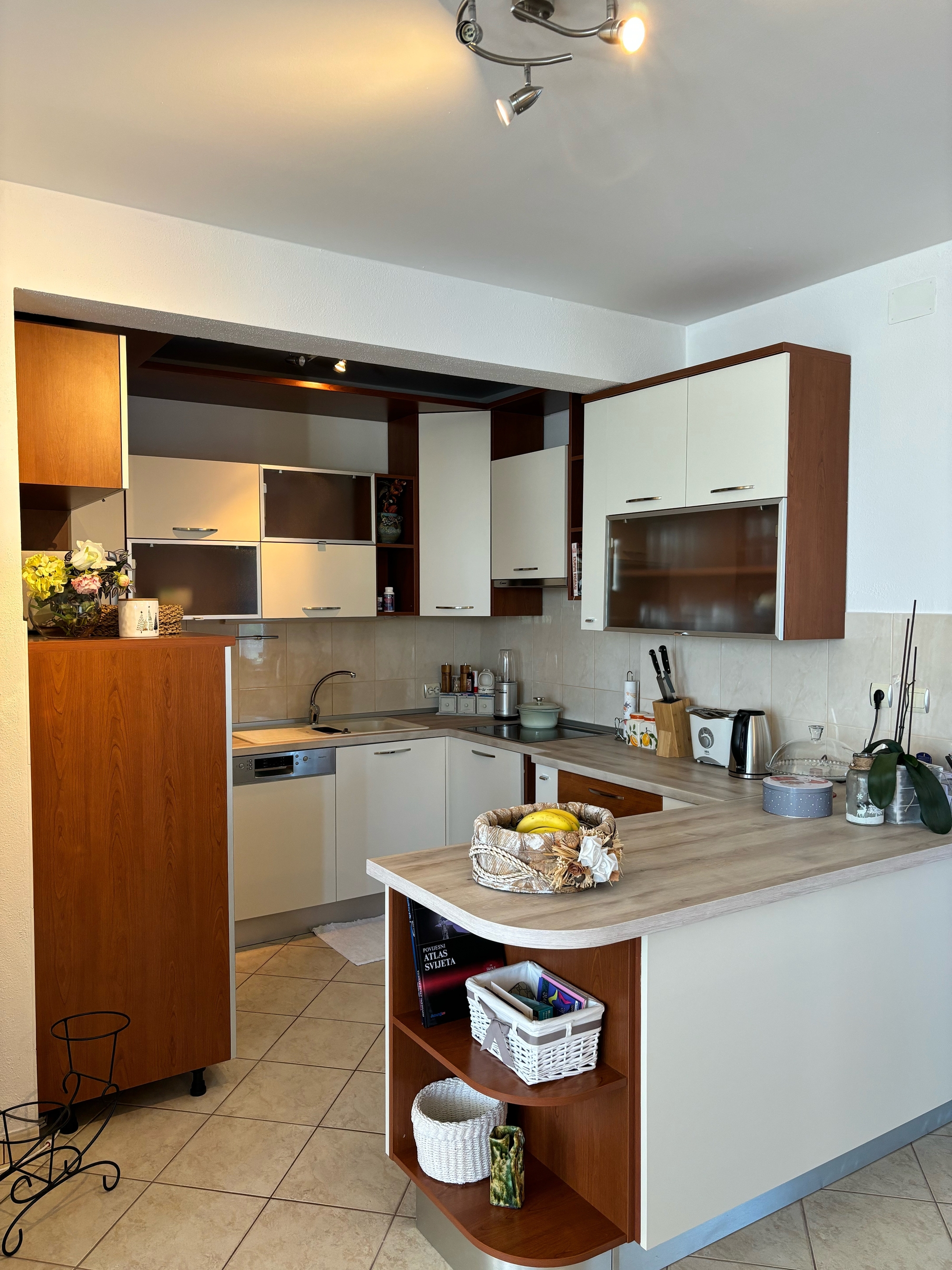 Four bedroom house with terrace Pražnica, Brač  K