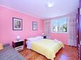 Bedroom 1 Makarska, Bedroom 1 in the apartment, (pet friendly) and WiFi.