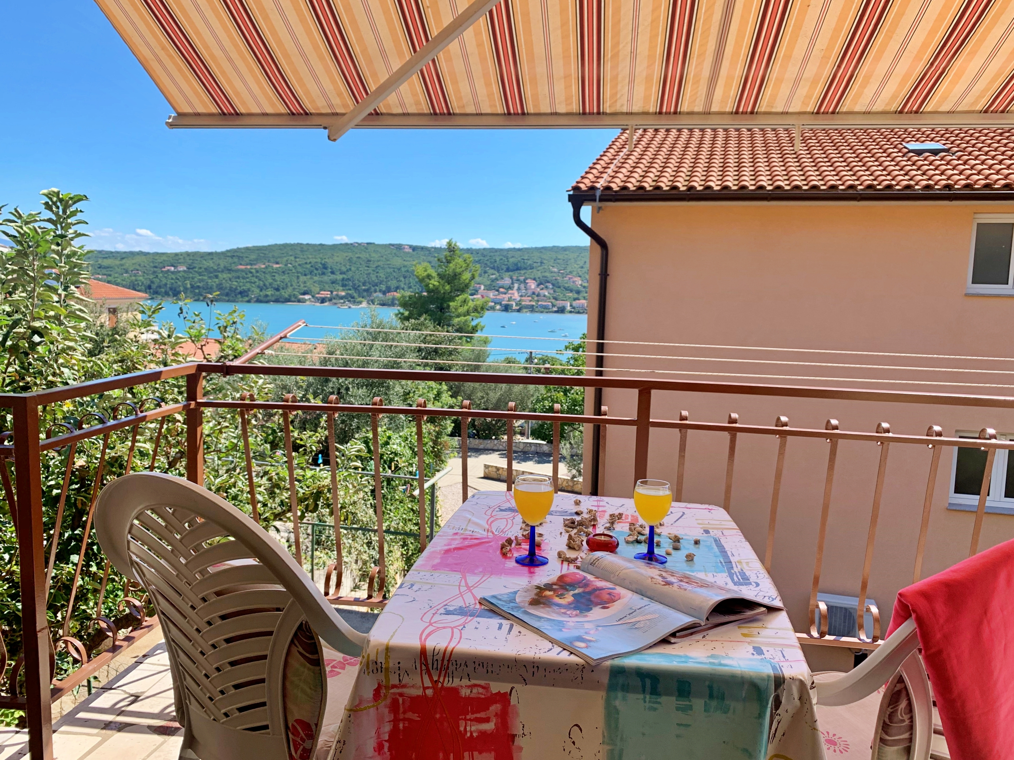 One bedroom apartment with balcony and sea view Čižići, Krk (A-19214-a) One bedroom apartment with balcony and sea view Čižići, Krk (A-19214-a)