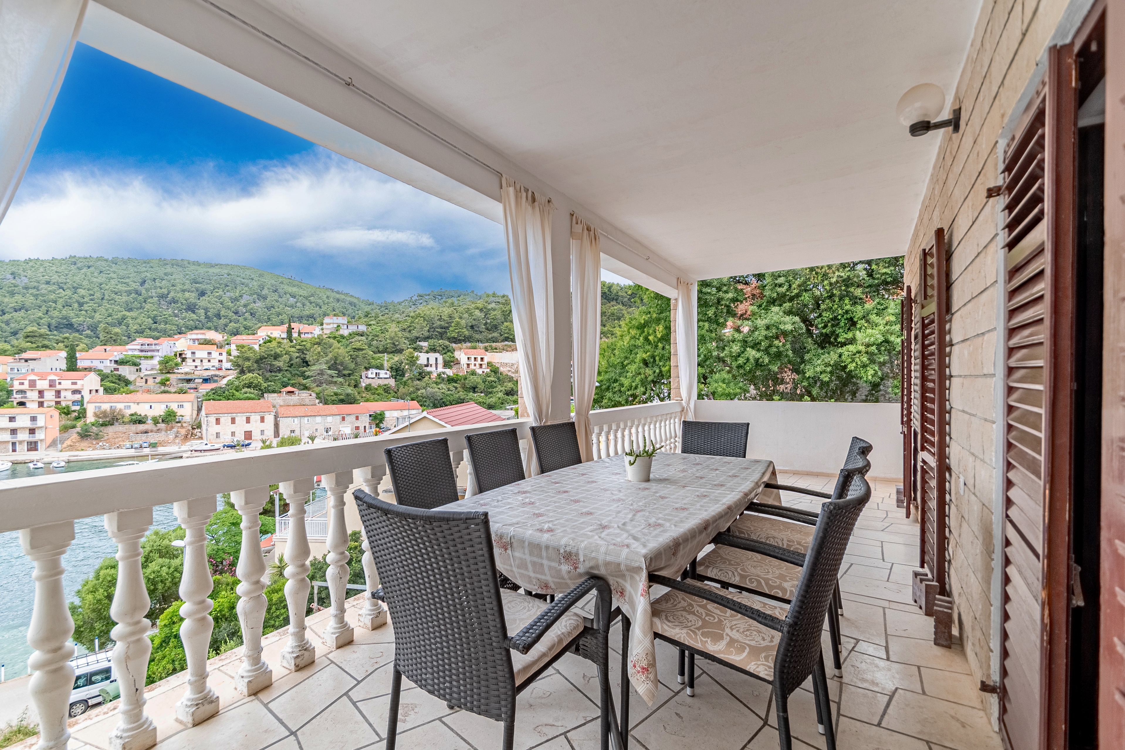 Trosobna hiša ob morju Brna, Korčula  K