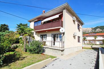 Baška, Krk, Hébergement 19220 - Appartement avec une plage de galets.