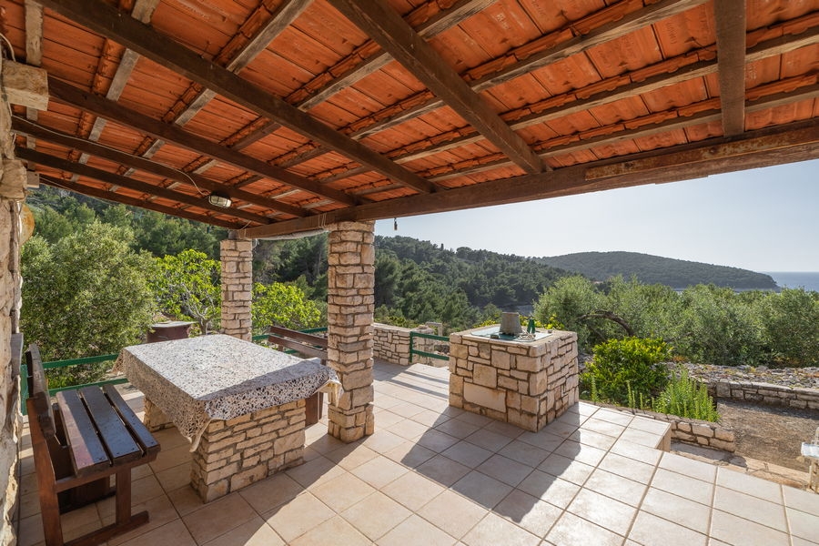 Four bedroom house with terrace and sea view Cove Zanavje, Korčula  K