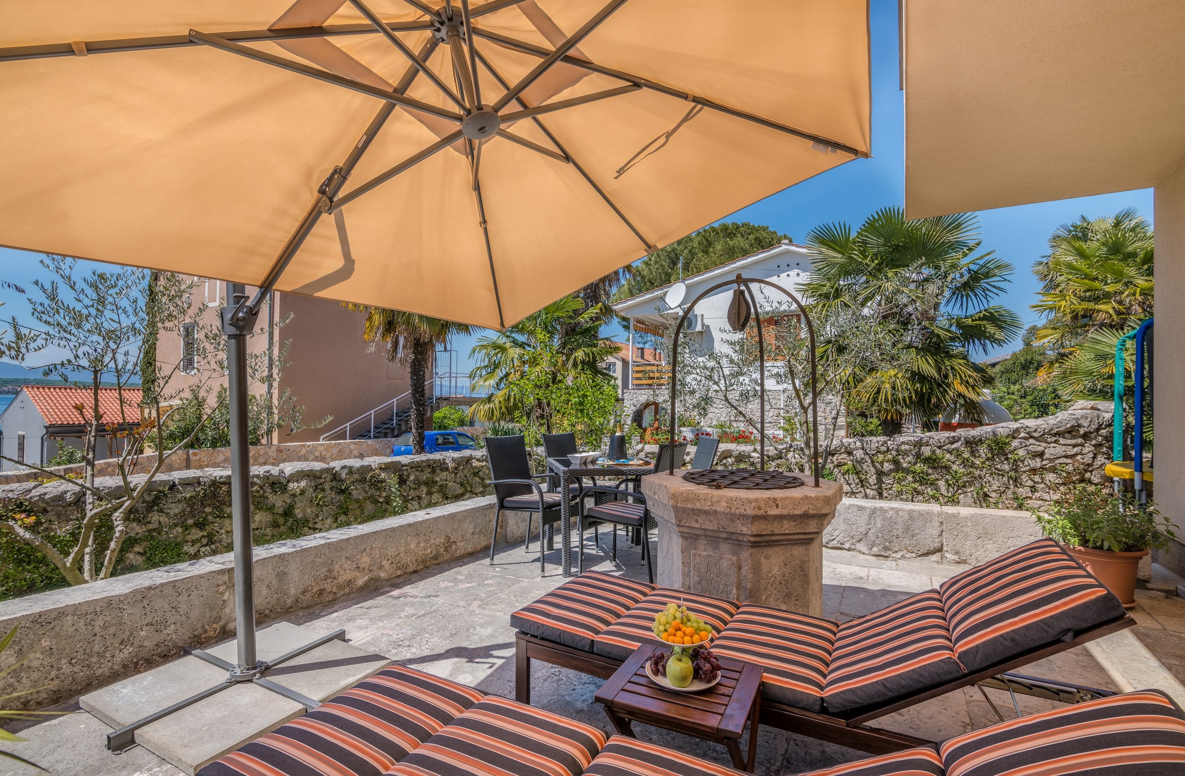 Two bedroom apartment with terrace and sea view Malinska, Krk (A-19227-b)