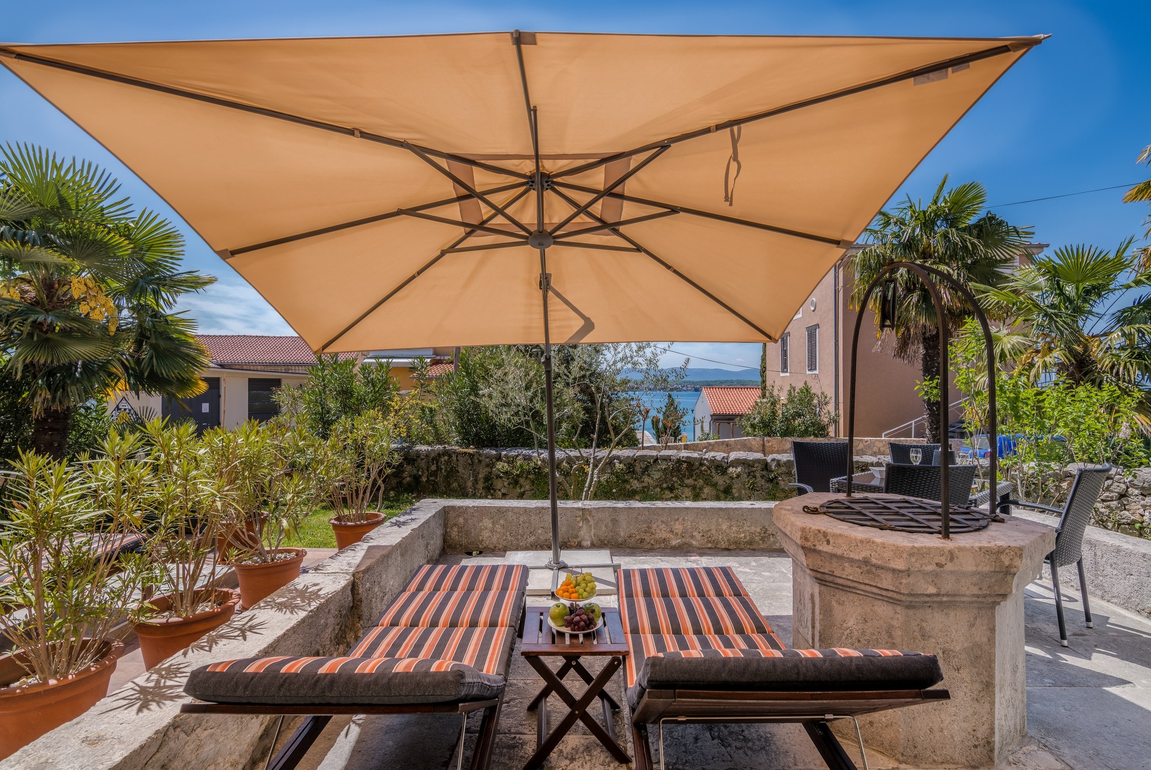 Two bedroom apartment with terrace and sea view Malinska, Krk  A-b
