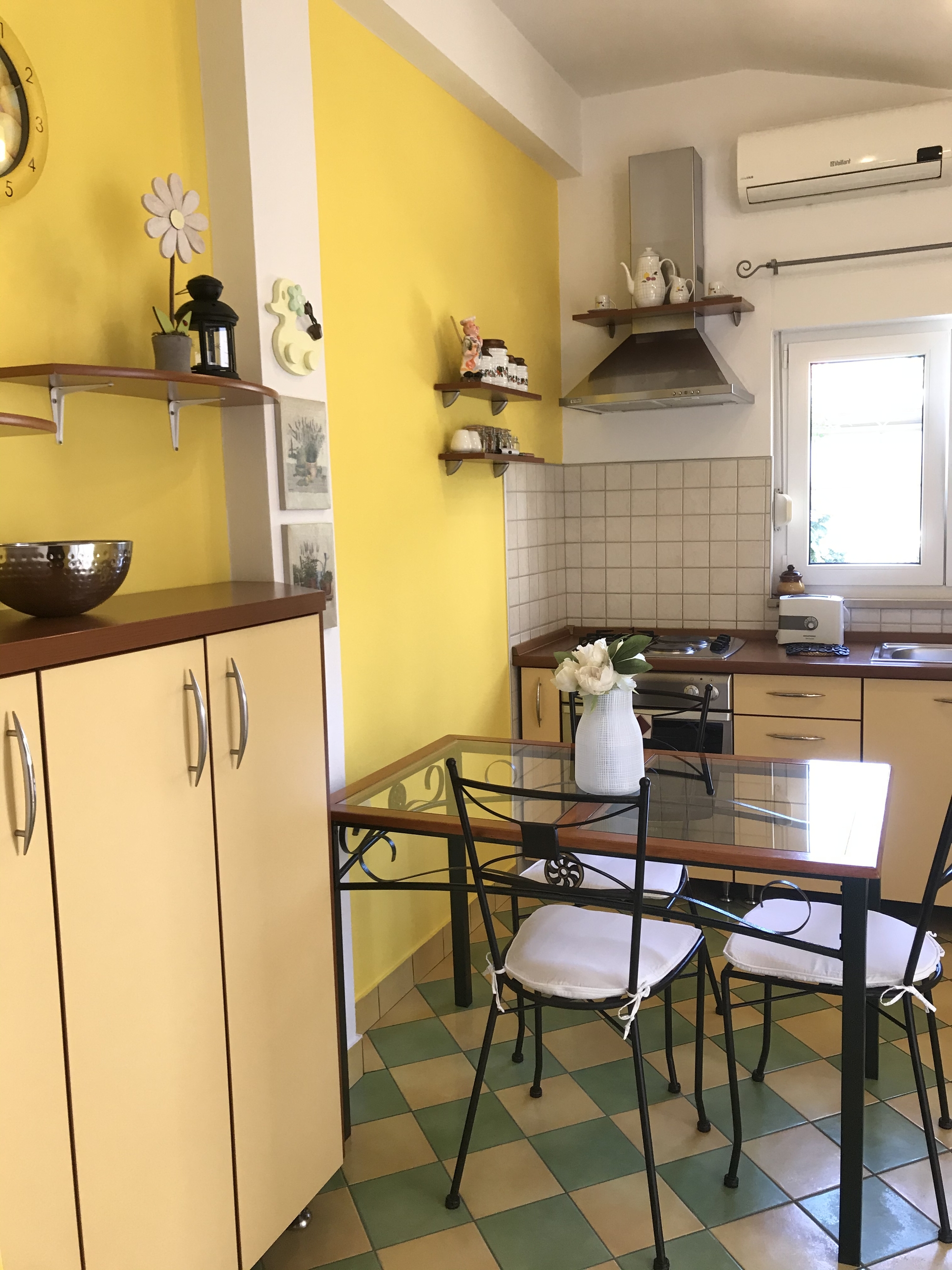 One bedroom apartment with terrace Primošten (A-19232-c) One bedroom apartment with terrace Primošten (A-19232-c)