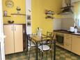 Primošten, Kuchyně v ubytování typu apartment, s klimatizací a WiFi.