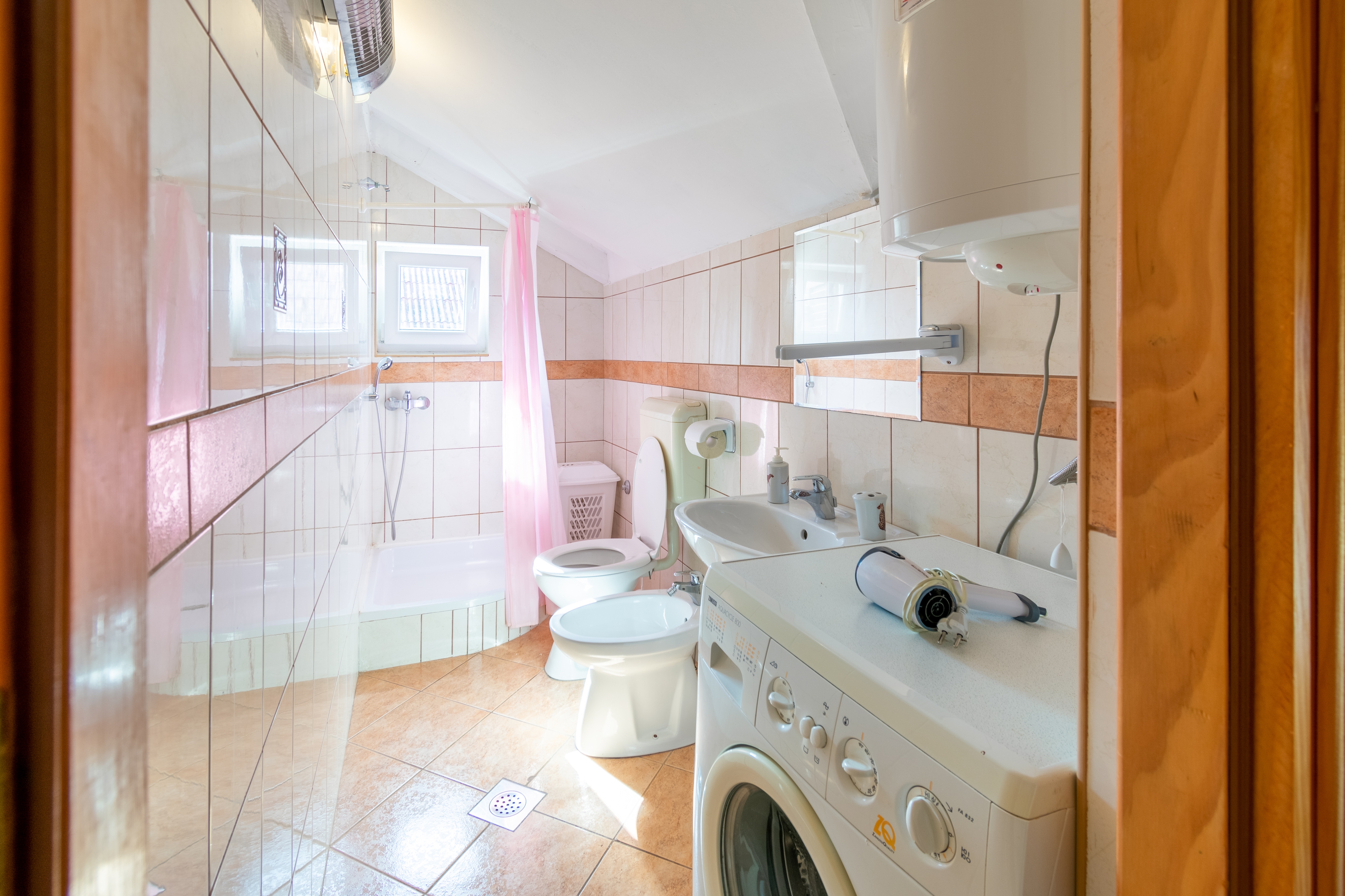Two bedroom apartment with terrace Ugljan  A-a