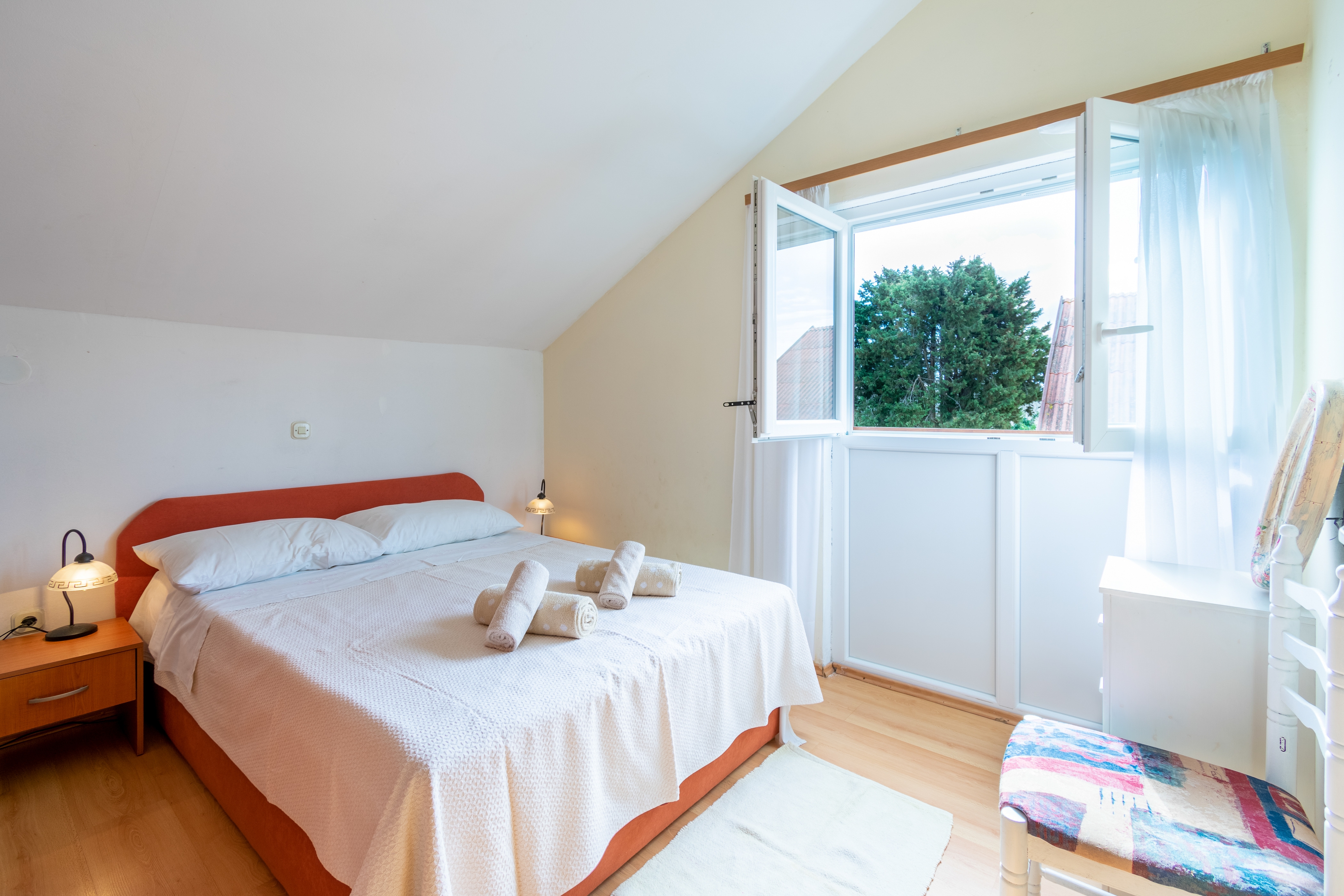 Two bedroom apartment with terrace Ugljan  A-a